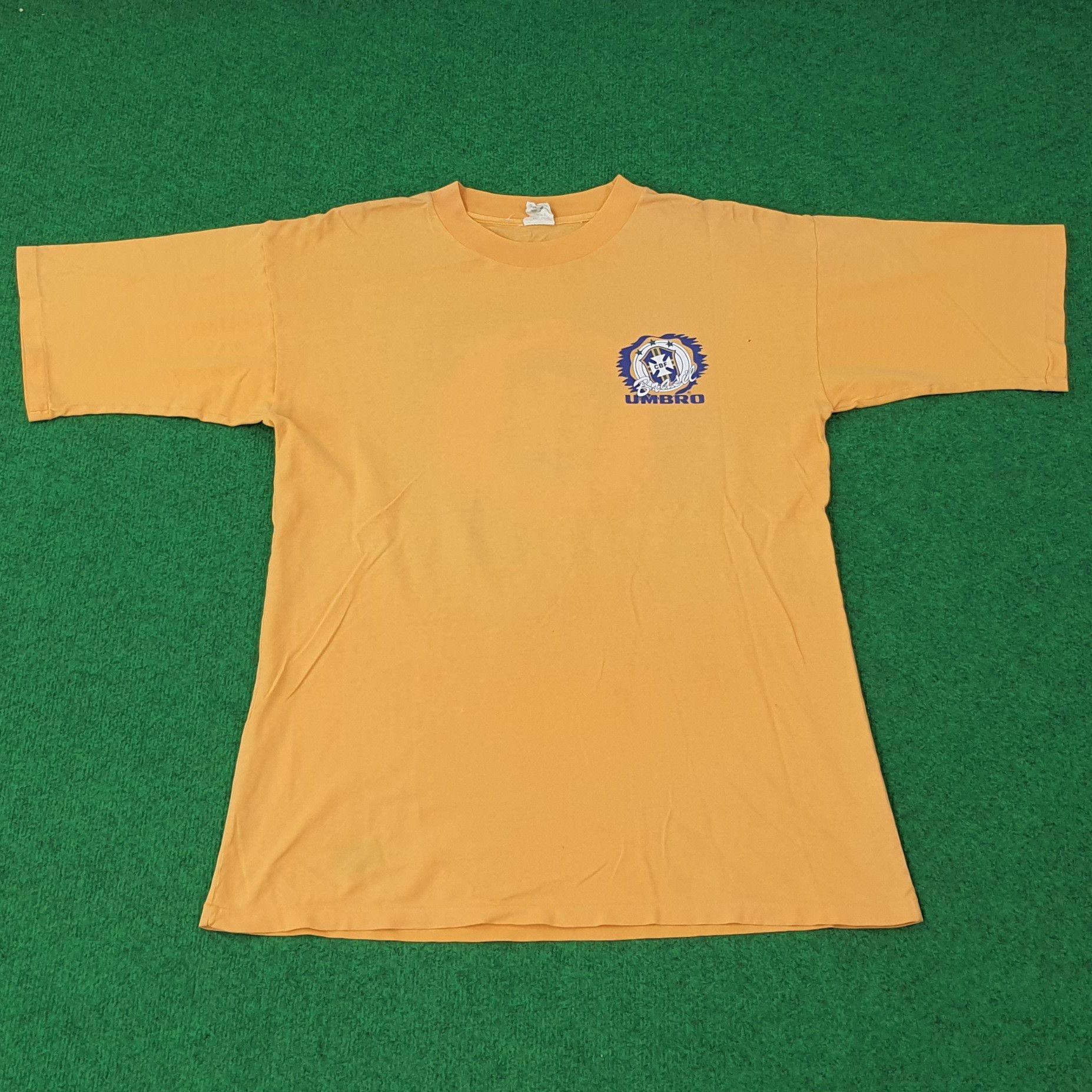 Umbro Vintage Umbro Brazil Football Team Tshirt C249N58 Size US L / EU 52-54 / 3 - 3 Thumbnail