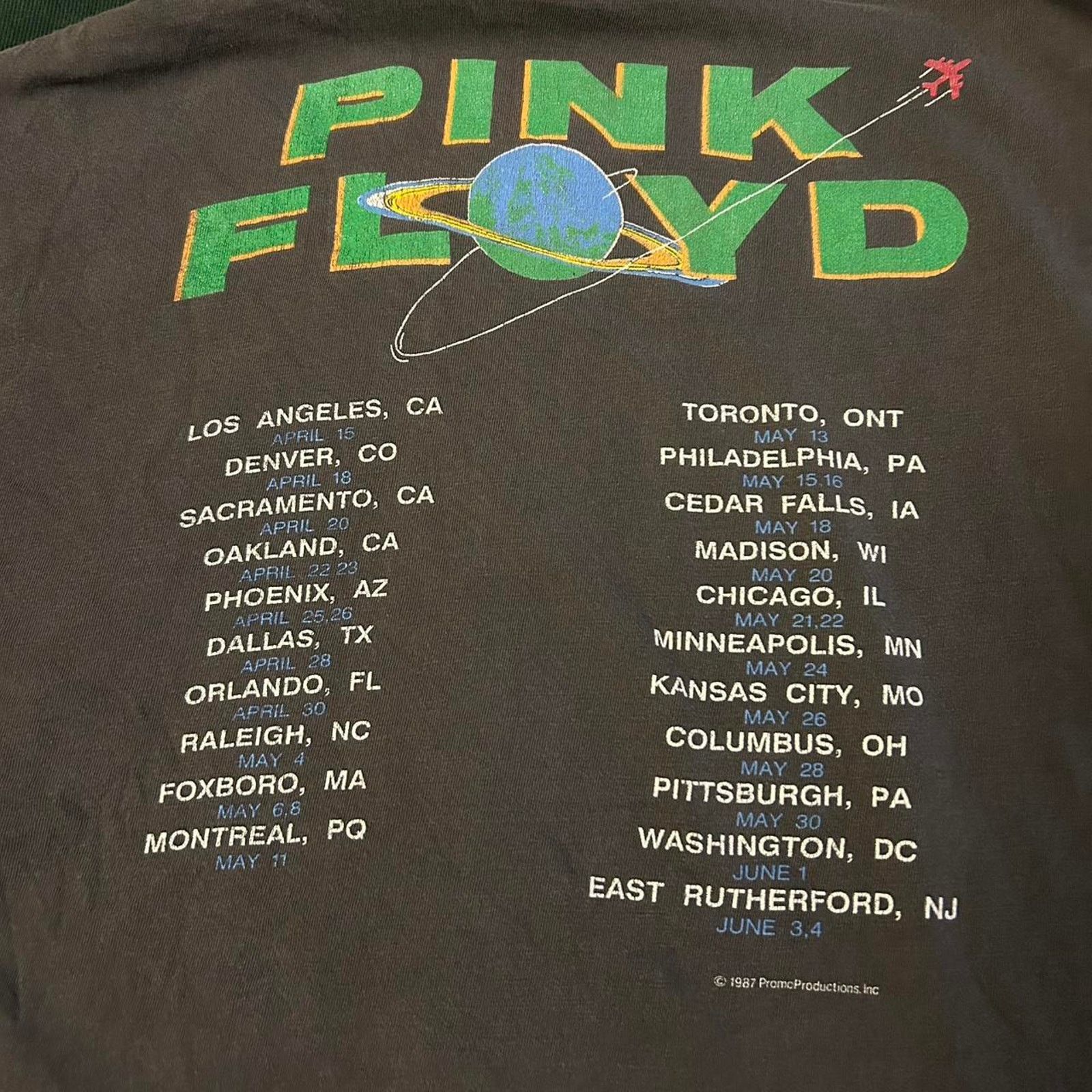 Pink Floyd Vintage 1987 pink floyd world Size US L / EU 52-54 / 3 - 6 Thumbnail