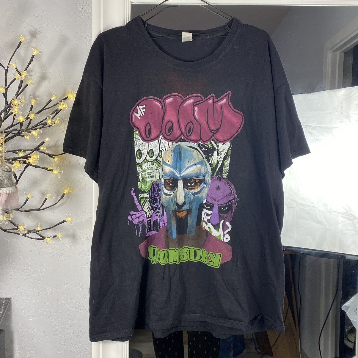 Band Tees MF DOOM Y2K DOOMSDAY CRAZY PRINT T SHIRT Size US XXL / EU 58 / 5 - 1 Thumbnail