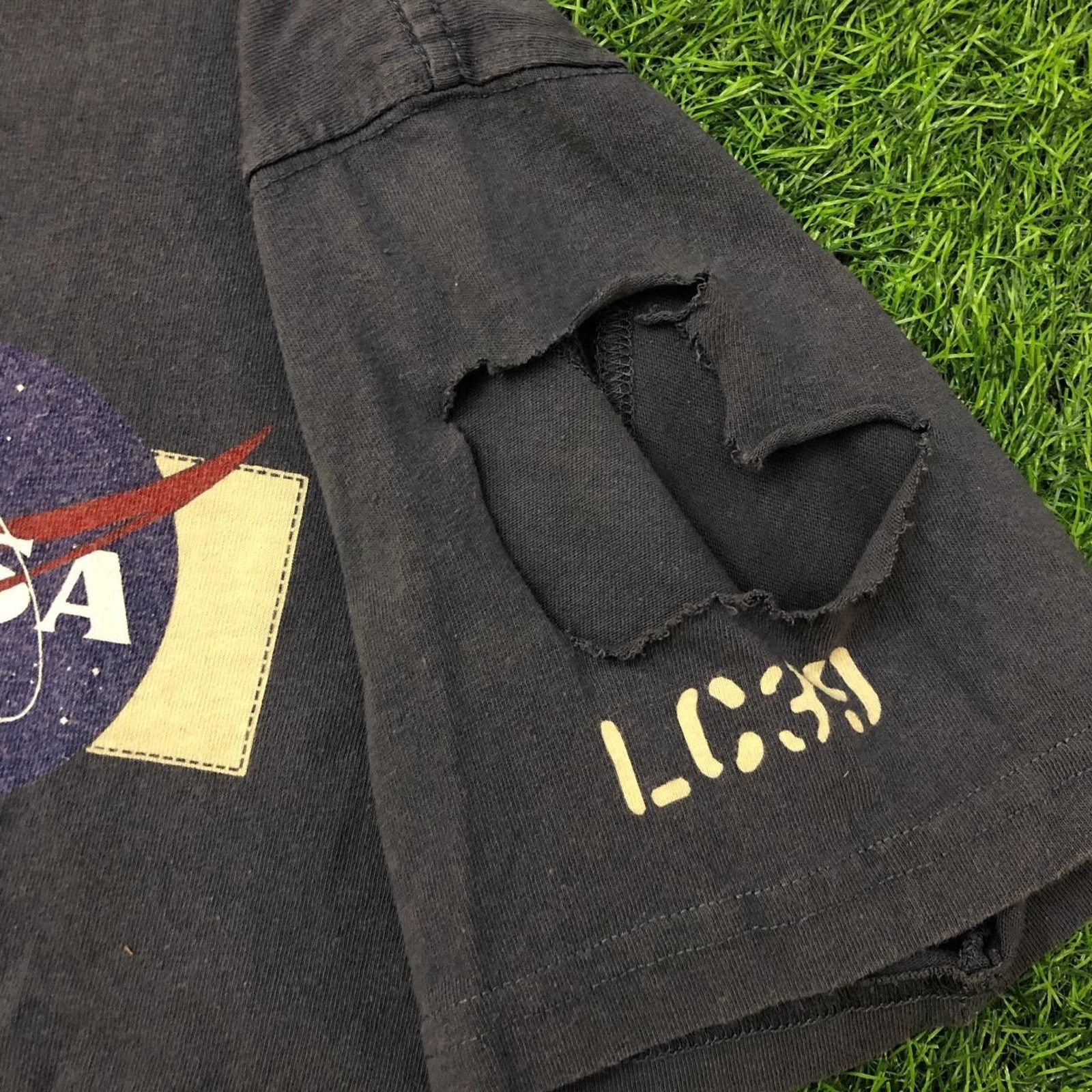 Other Vintage Distressed Blue NASA ‘Rocket Scientist’ Graphic Tee Size US L / EU 52-54 / 3 - 6 Thumbnail