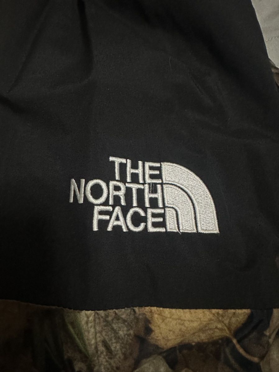 Supreme × The North Face Supreme The North Face Mountain Light Jacket Leaves Medium Size US M / EU 48-50 / 2 - 4 Thumbnail