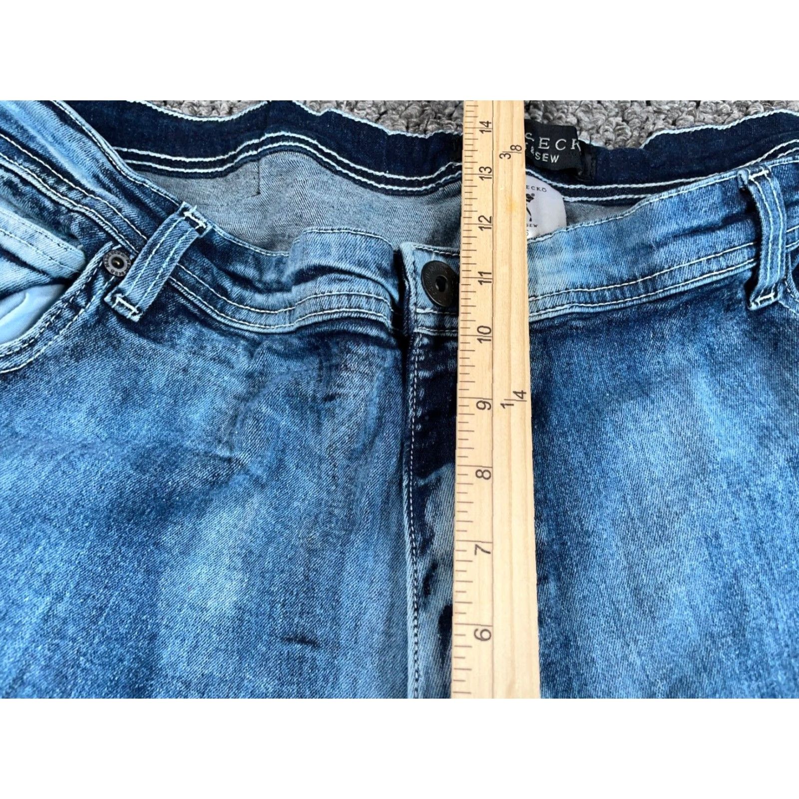 Ecko Unltd. VTG Marc Ecko Motorcycle Biker Jean Shorts Men 46 Blue Denim 5-Pocket/Zip Inseam 12in Regular Rise Mid - Cotton Spandex Vintage Hip Hop Theme Mens Size US 30 / EU 46 - 6 Thumbnail