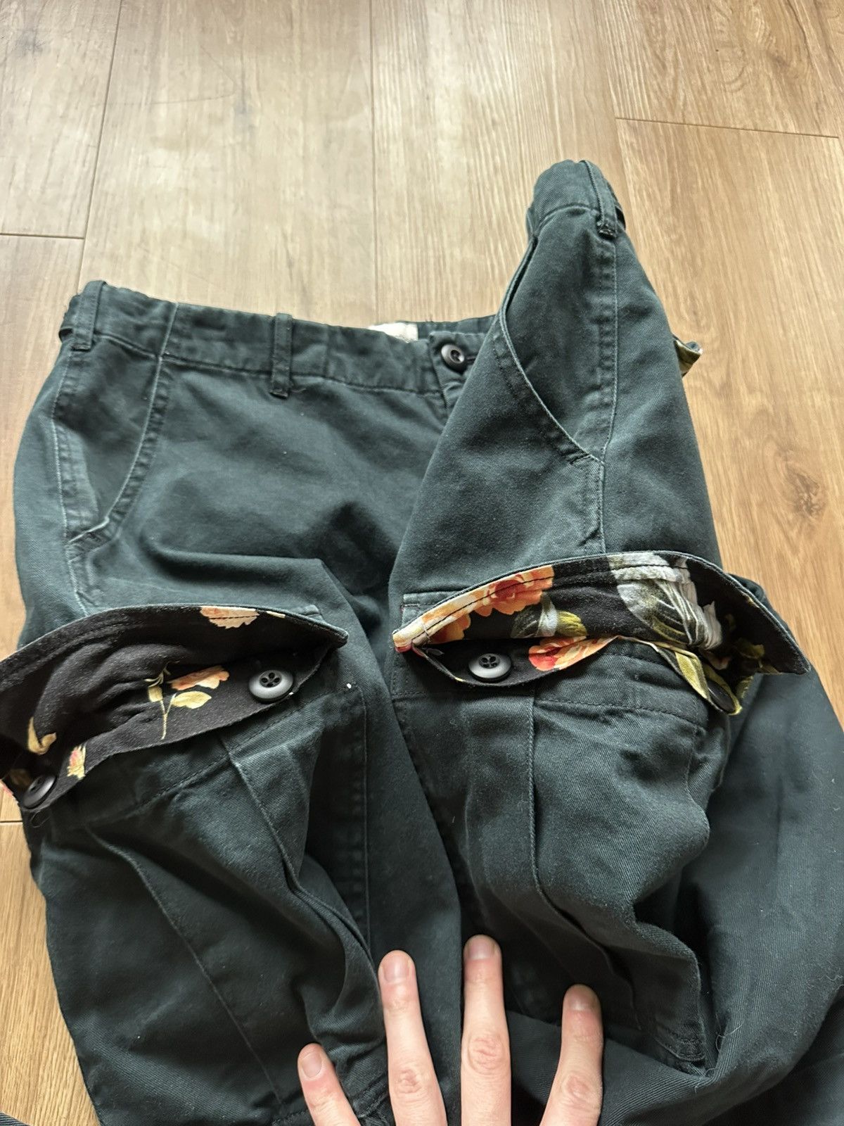 Nepenthes Nepenthes Floral Prints and Leather Parts Cargo Pants Size US 32 / EU 48 - 17 Thumbnail