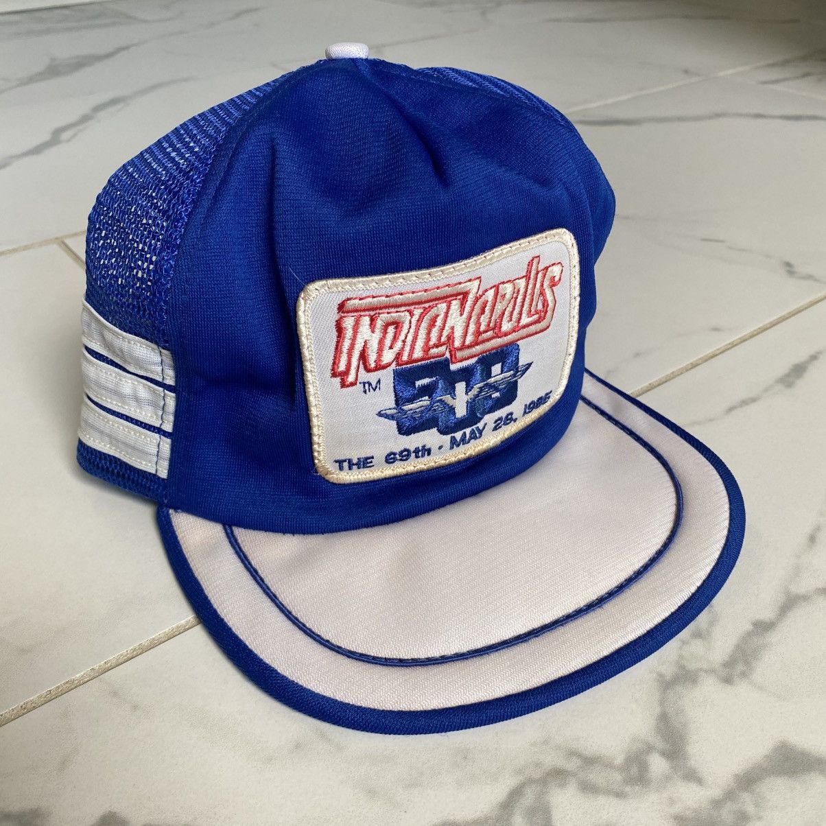 Vintage Vintage 1985 Indianapolis 500 Trucker Hat Three Stripe Blue Size ONE SIZE - 1 Thumbnail