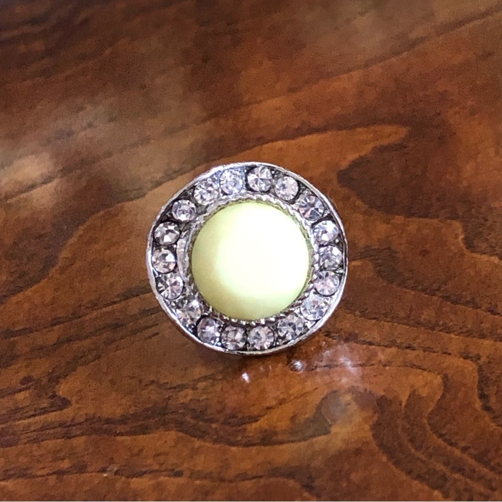 Vintage Vintage light lemon halo stone ring Size ONE SIZE - 2 Thumbnail