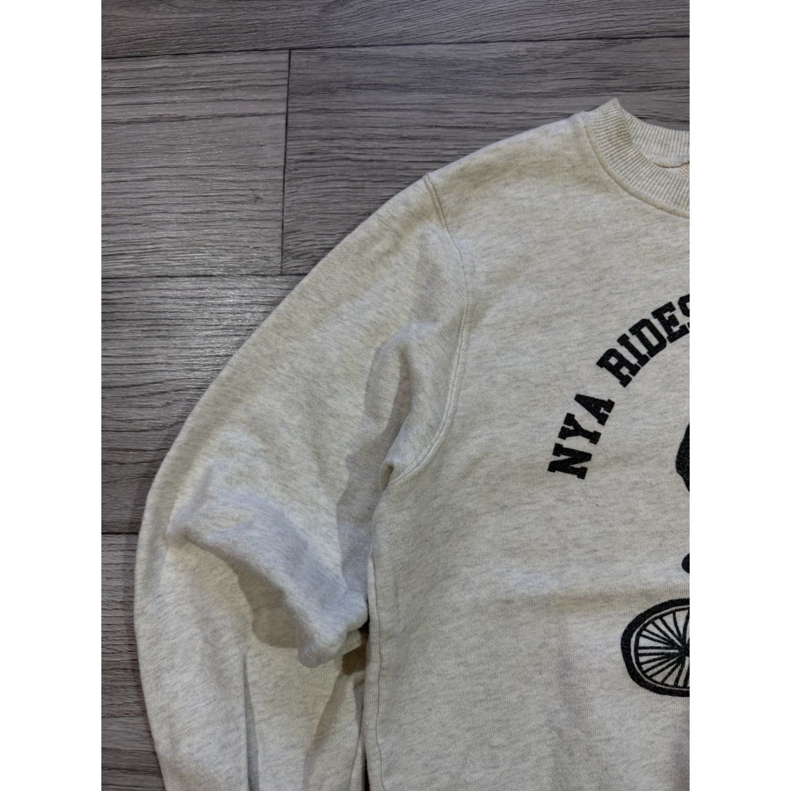 Issey Miyake VINTAGE Ne-net Nya Bicycle Cat Champion & Issey Miyake Japanese Women’s Sweatshirt Sz M Gray Pullover Sweatshirt Womens M cat theme 90s Size M / US 6-8 / IT 42-44 - 7 Thumbnail