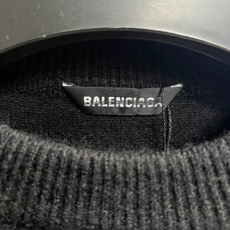 Balenciaga Balenciaga Latest Black Logo Letter Inlaid Loose Edition Ro Size US S / EU 44-46 / 1 - 2 Thumbnail