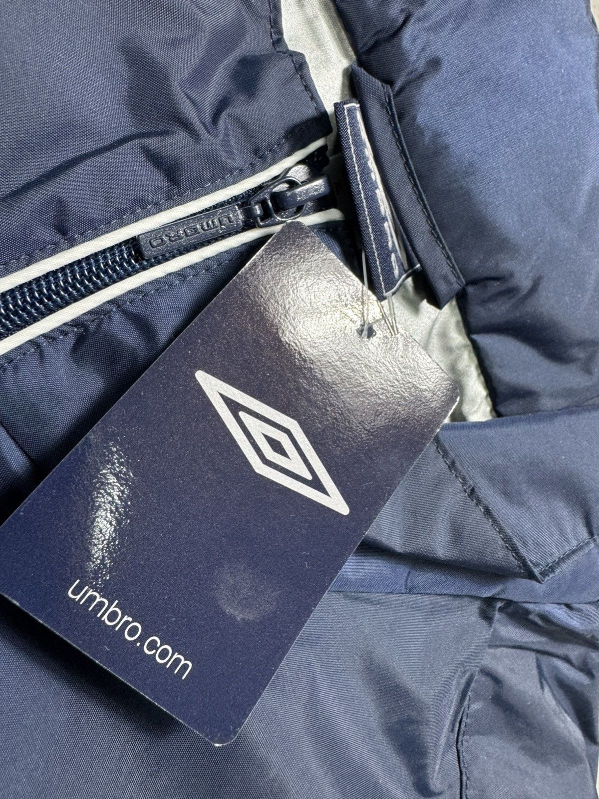 Umbro Umbro Vintage 90’s Full Zip Nylon Jacket Big Logo Size XL Size US XL / EU 56 / 4 - 7 Thumbnail