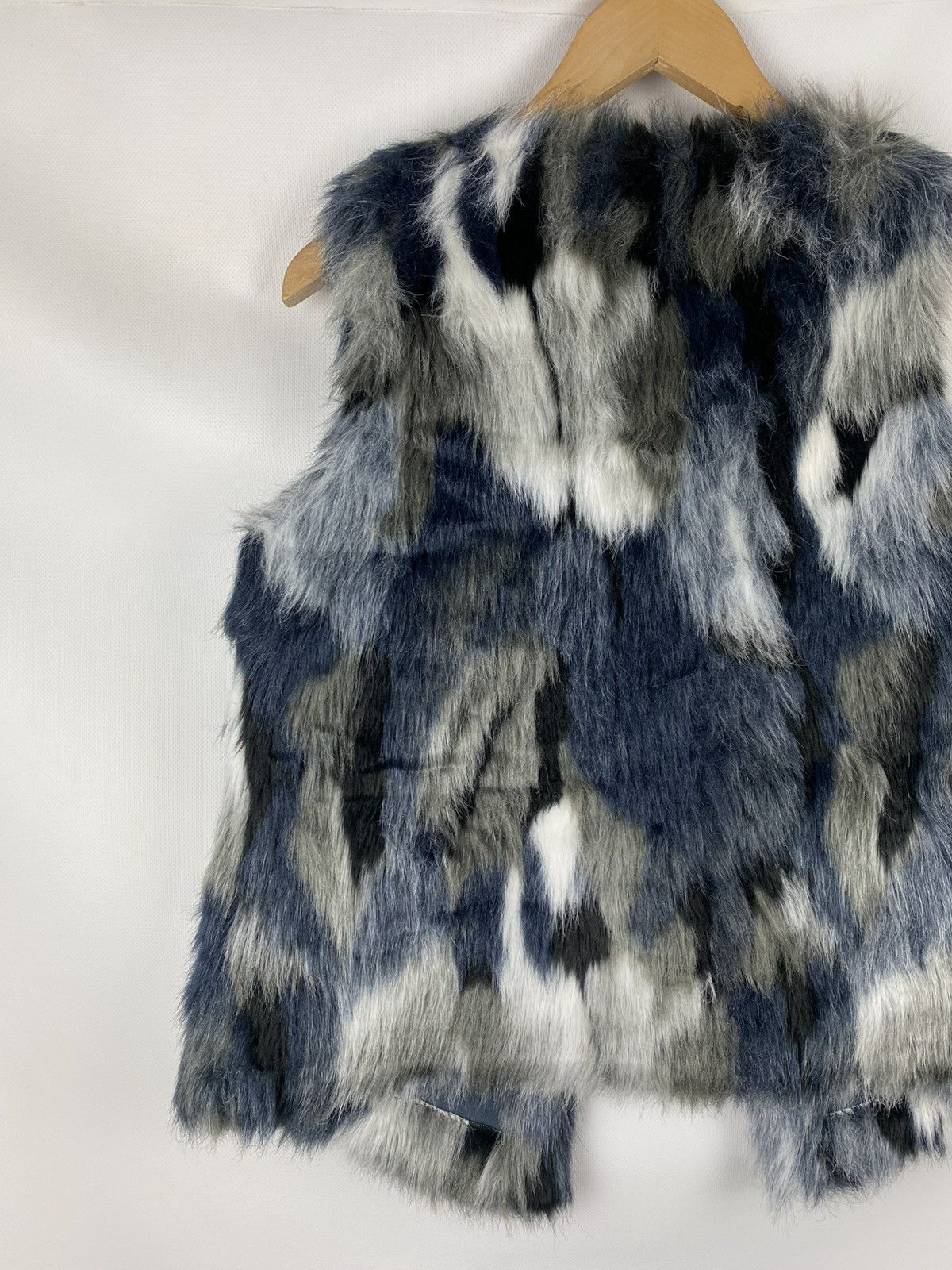 Armani Armani Jeans Ladies Faux Fur Sleeveless Vest Waistcoat Size M / US 6-8 / IT 42-44 - 12 Thumbnail