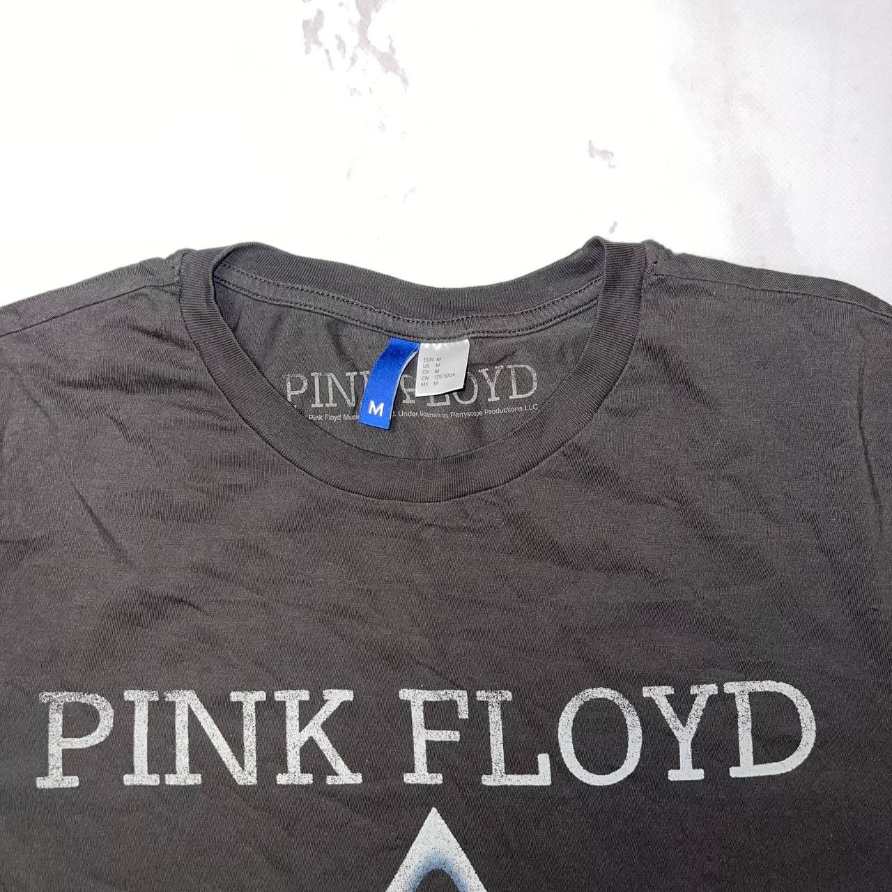 Vintage Pink Floyd Black Dark Side Of The Moon Graphic Logo Rock Tee Size US M / EU 48-50 / 2 - 8 Thumbnail