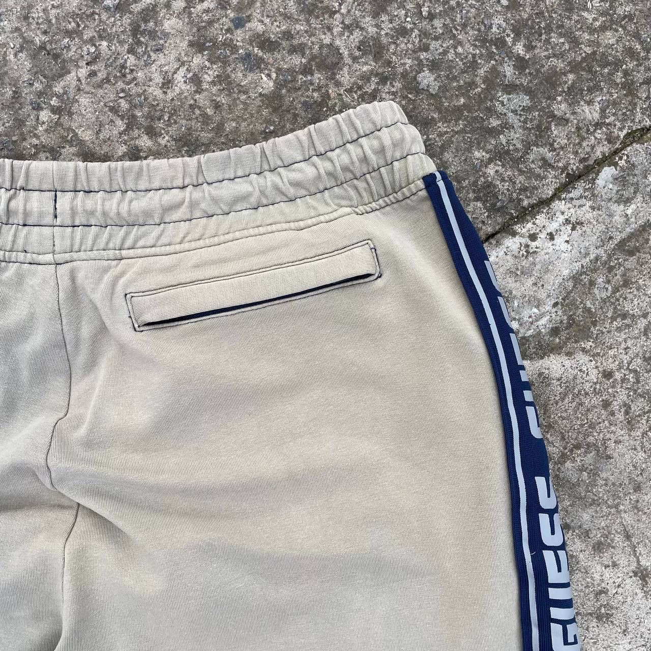 Guess Vintage Man’s Guess Shorts Size S Trashed Y2K 00s USA Size US 30 / EU 46 - 3 Thumbnail