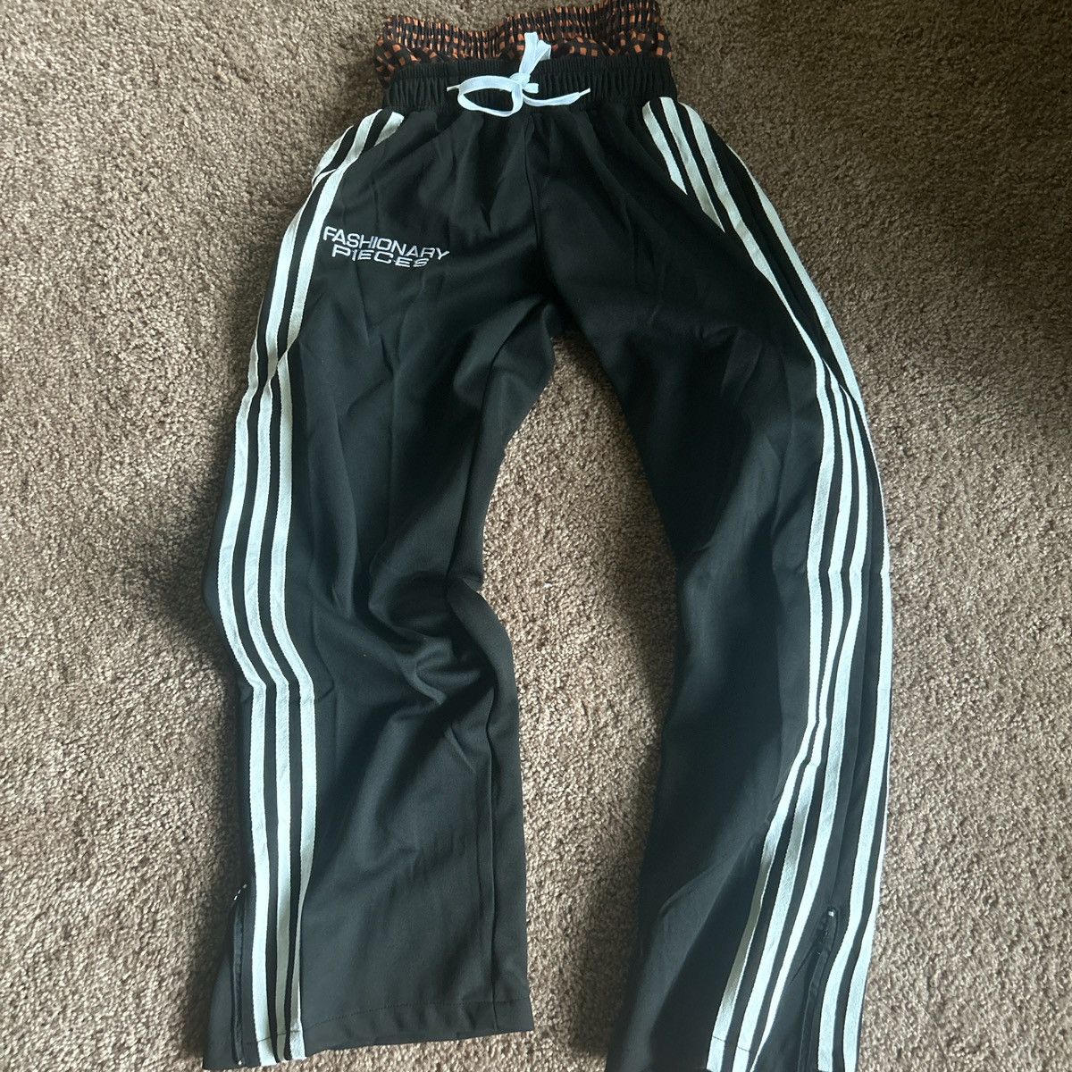 Adidas Street wear sweatpants Size US 30 / EU 46 - 4 Thumbnail