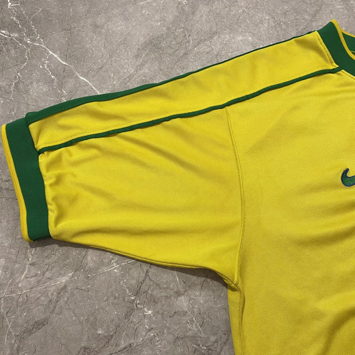VINTAGE NIKE BRAZIL TEE SOCCER JERSEY 99/00s