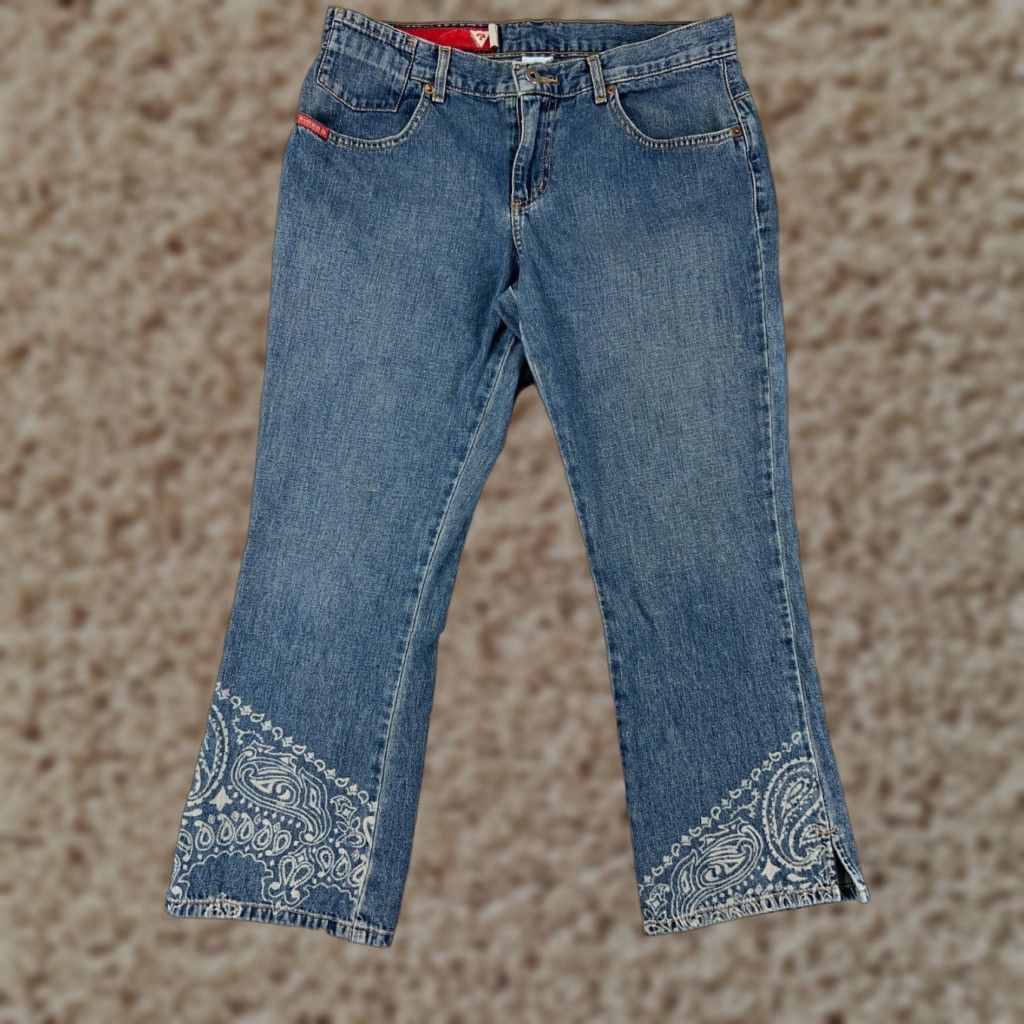 Guess GUESS Jeans Pants Women 30 Blue Denim Bootcut Floral Hem Pockets Crop 5-Pocket Design Inseam 25 Rise Mid Distressed Stretch Regular Jeans Womens Size 30" / US 8 / IT 44 - 1 Thumbnail