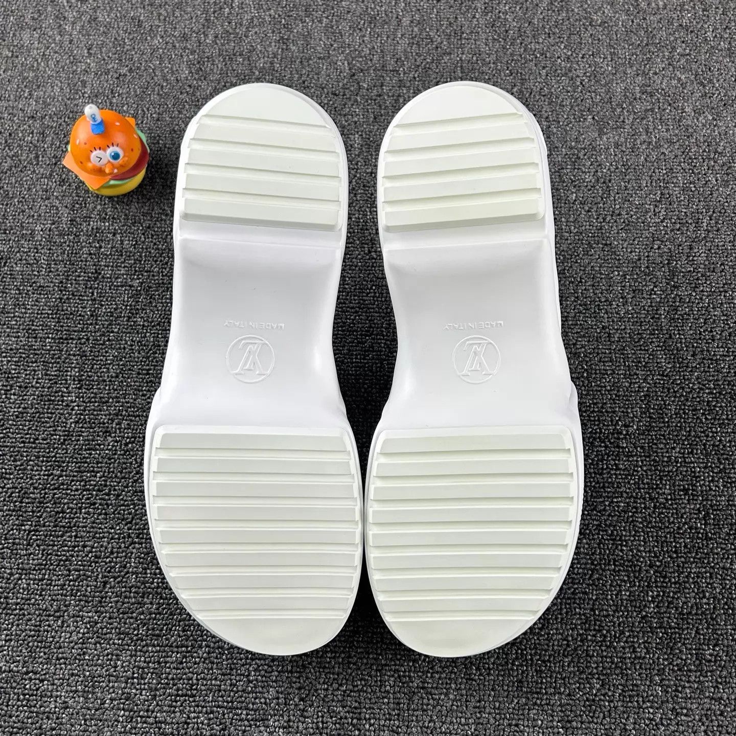 Louis Vuitton LV White Roman Sandals EUR 38.5 New Size US 8 / IT 38 - 6 Thumbnail
