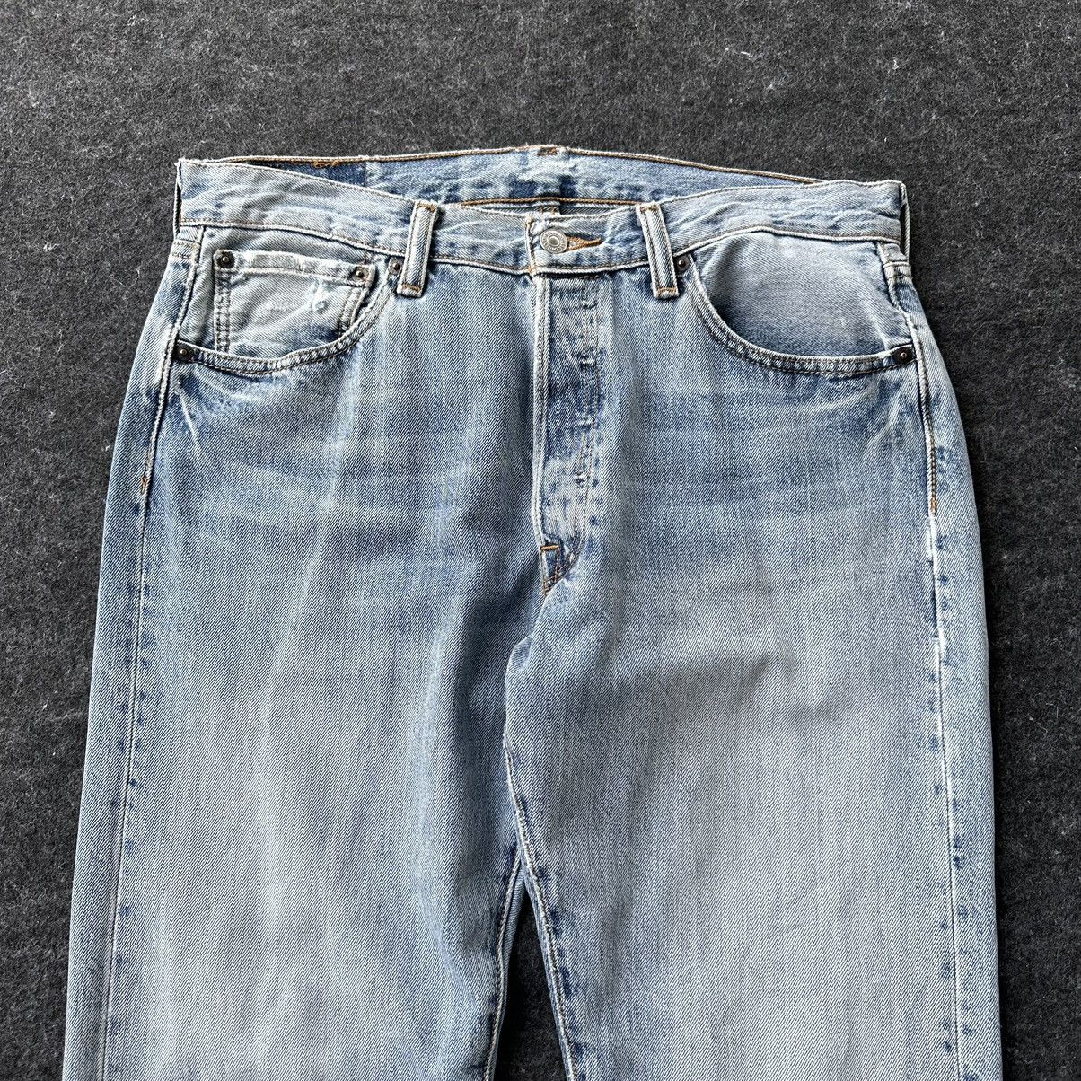 Levi's Levis 501 Distressed Light Blue Denim 32x31 D681 Size US 32 / EU 48 - 3 Thumbnail