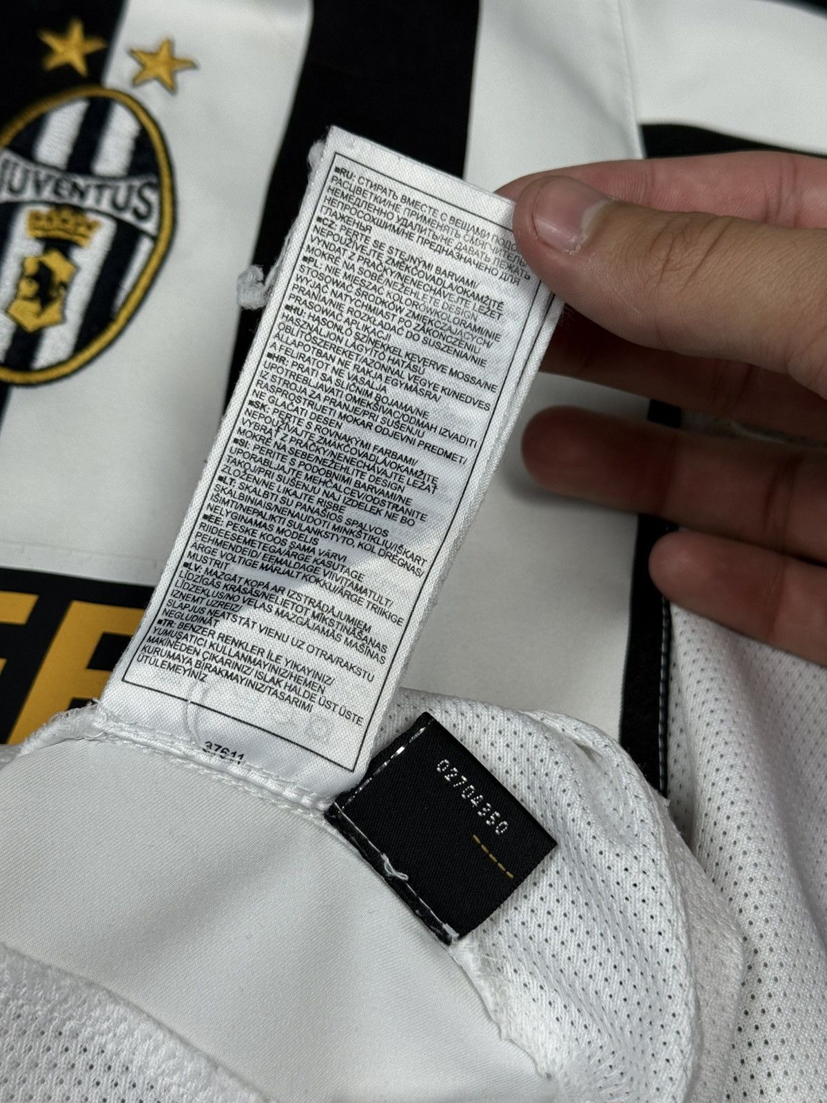 Nike Vintage Nike FC Juventus Home 2003/4 Soccer Jersey Size L Size US L / EU 52-54 / 3 - 14 Thumbnail
