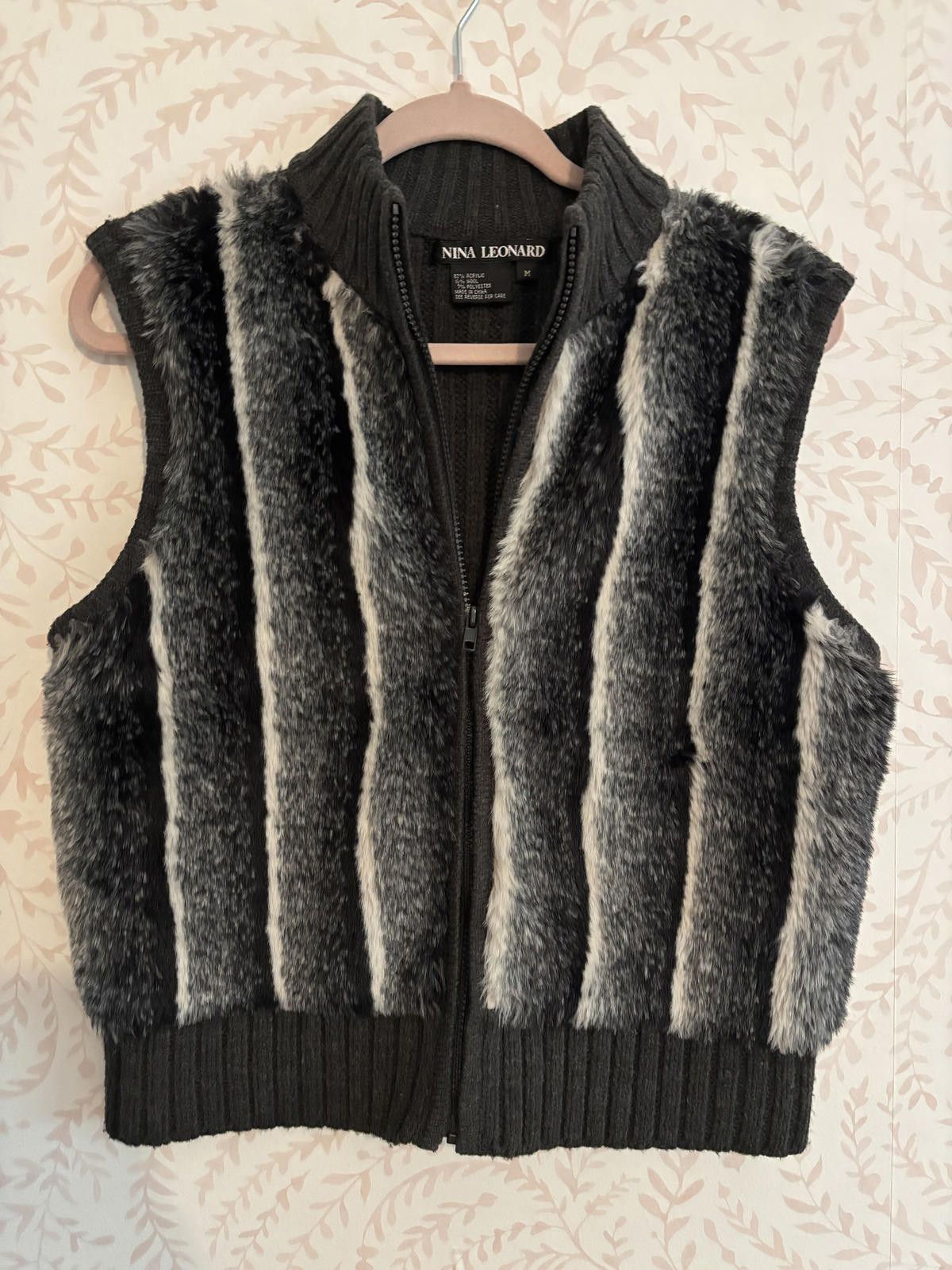 Designer Nina Leonard Cozy Faux Fur/Wool Vest - Stylish Layering Size M / US 6-8 / IT 42-44 - 1 Thumbnail