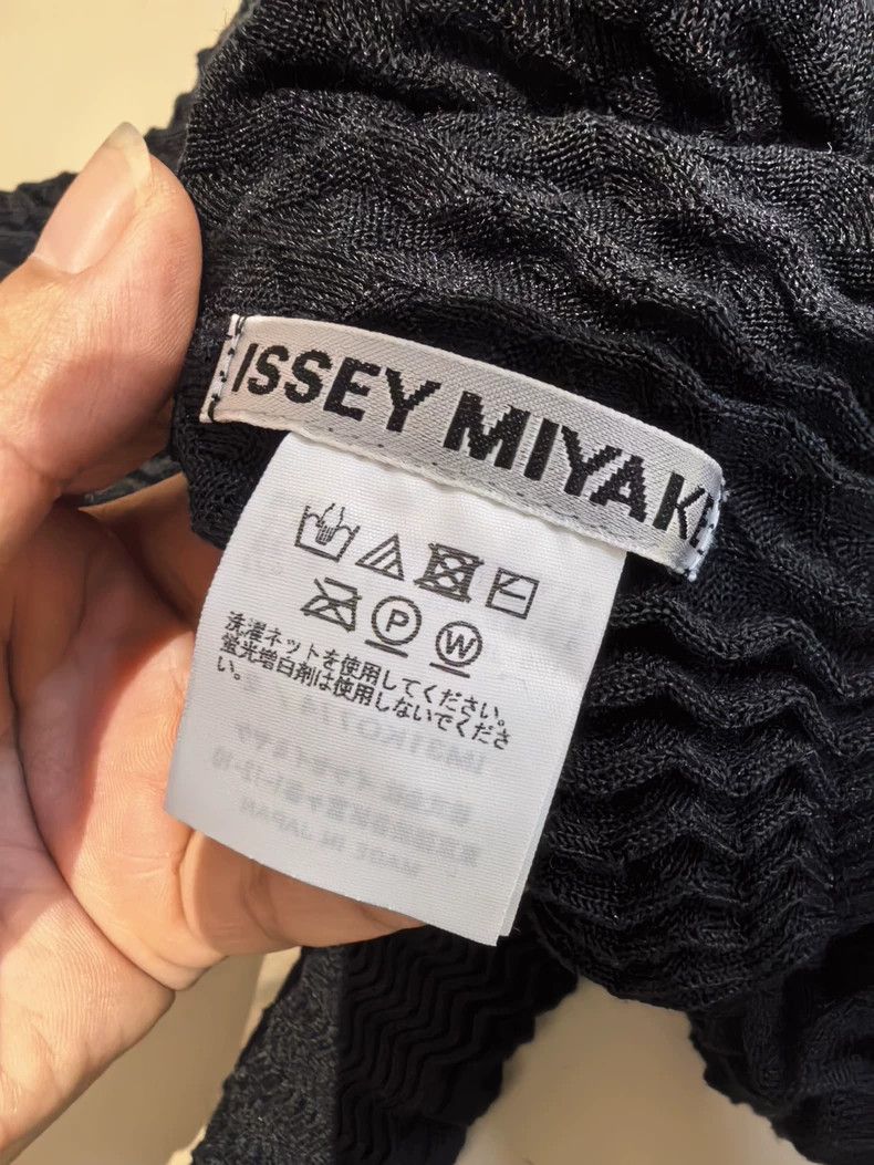 Issey Miyake Issey Miyake size:2 Black main line fish-scale cardigan Size S / US 4 / IT 40 - 3 Thumbnail