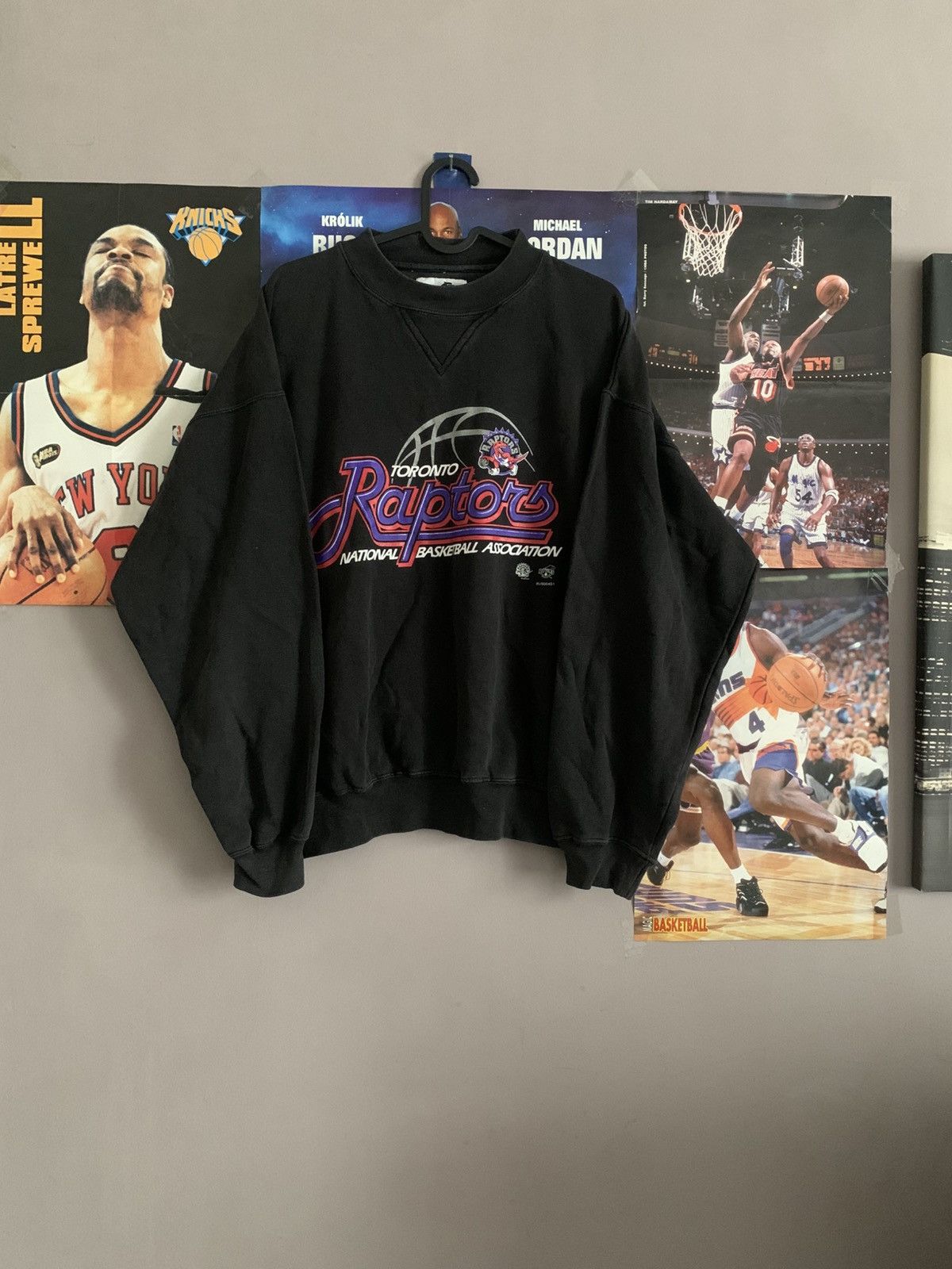 NBA 90s Vintage NBA Ravens Athletic Toronto Raptors Crewneck Size US L / EU 52-54 / 3 - 1 Thumbnail