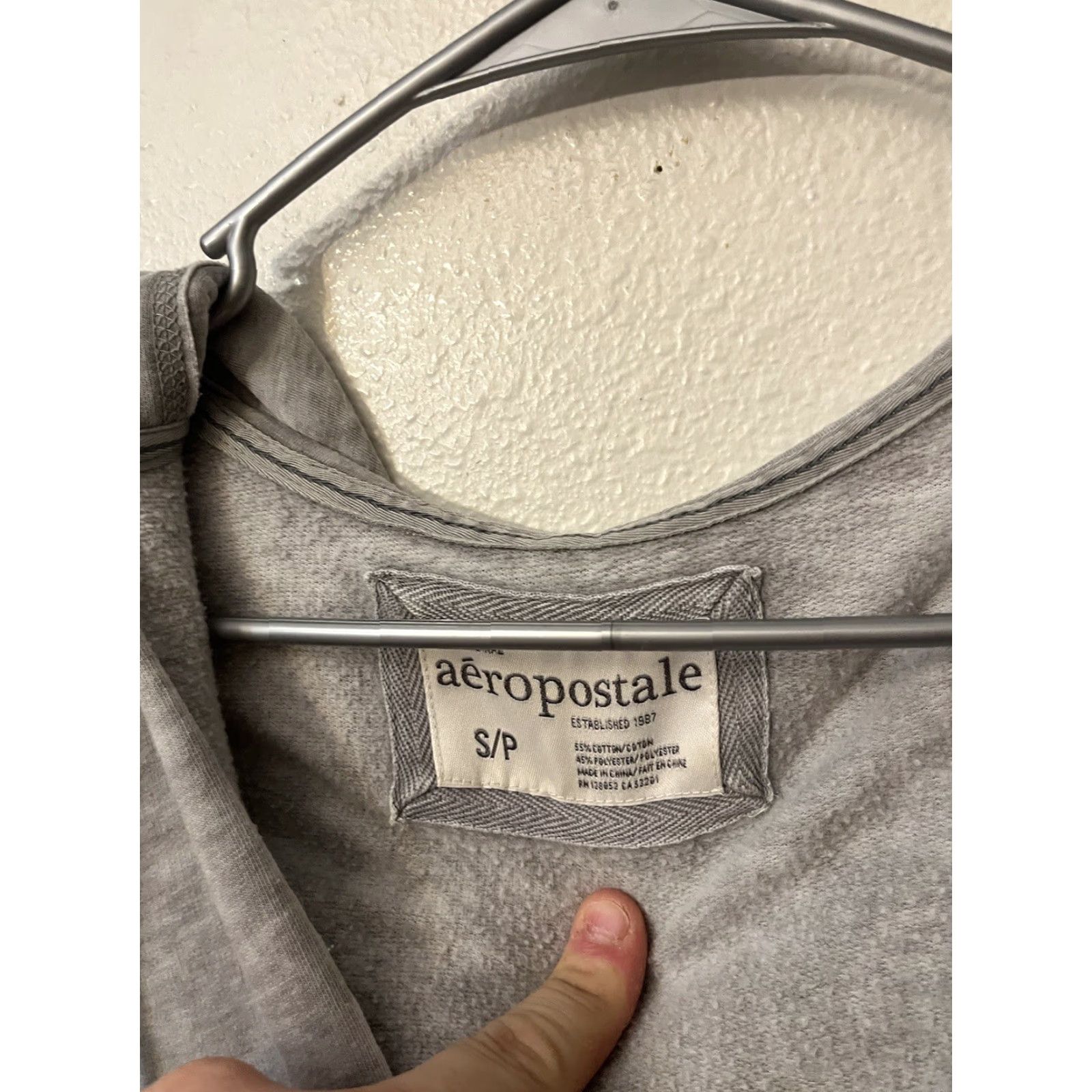 Vintage VINTAGE Aeropostale Hoodie Shirt Women Small Grey Logo Raglan Sleeve 3D 90s Classic Size S / US 4 / IT 40 - 2 Thumbnail