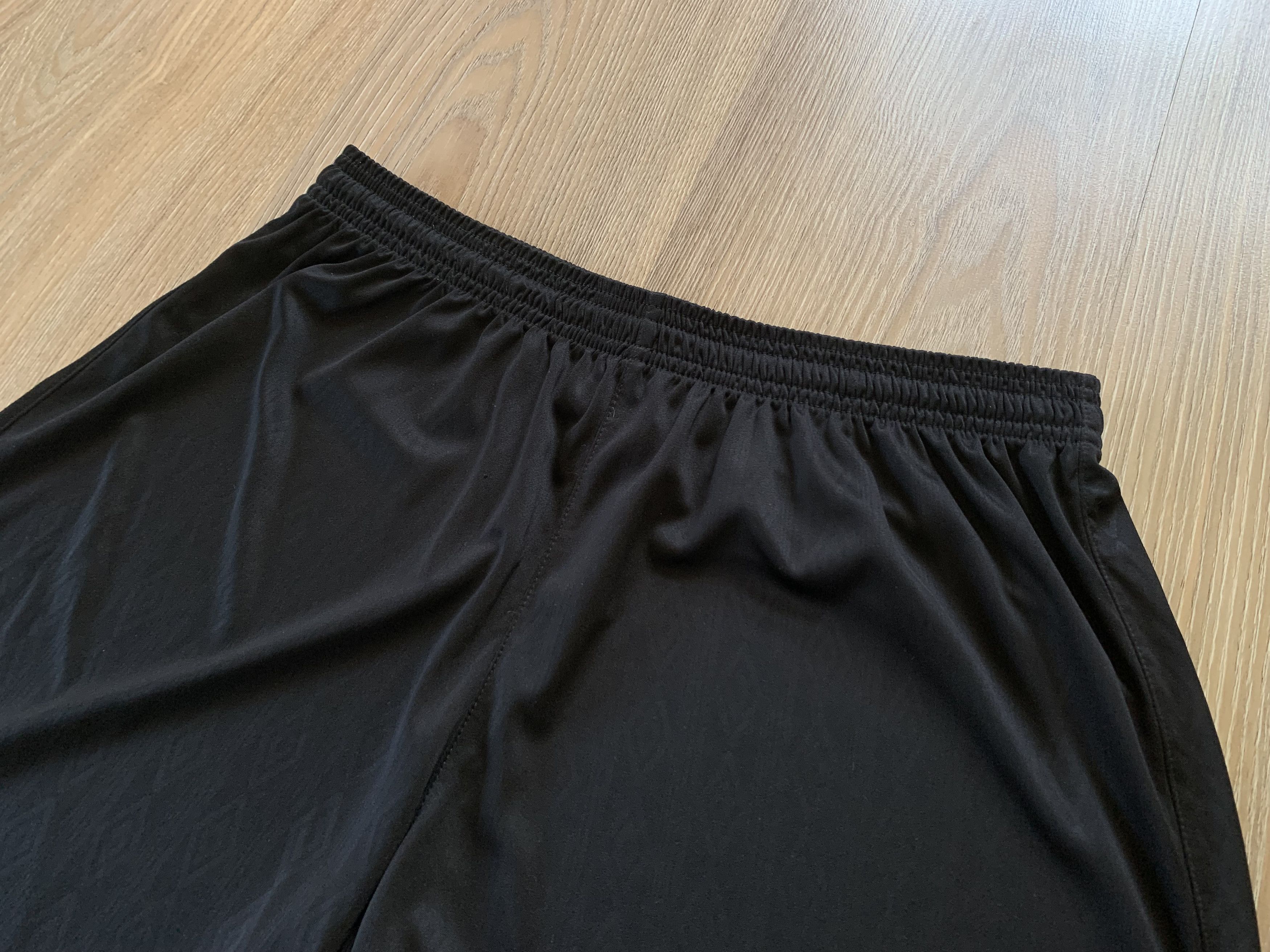 Umbro × Vintage Vintage Umbro Black Monograme Training Shorts Size US 33 - 4 Thumbnail