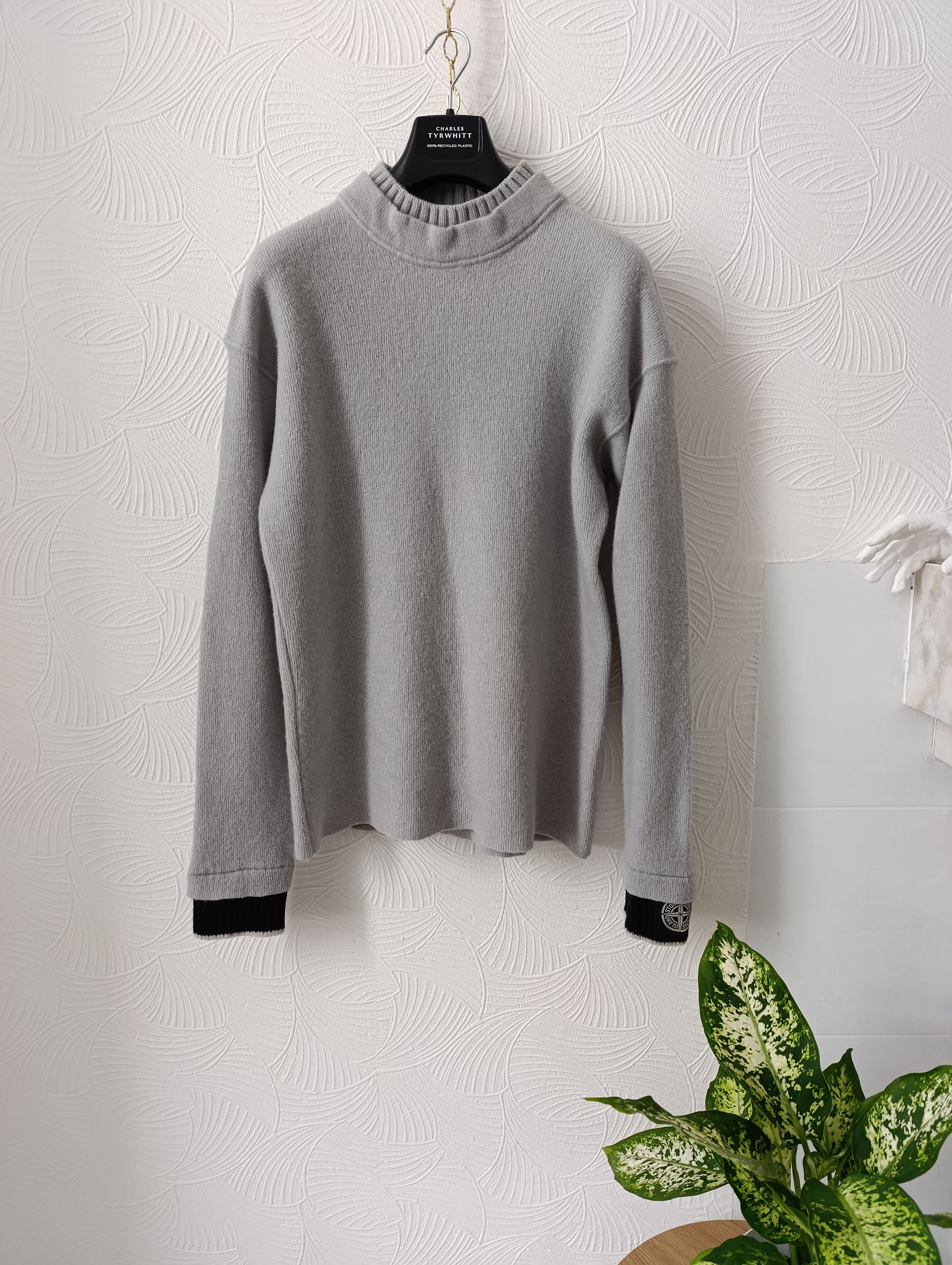 Stone Island STONE ISLAND PATCH BLACK-CUFF HIGH-NECK VINTAGE SWEATER Size US XL / EU 56 / 4 - 2 Thumbnail