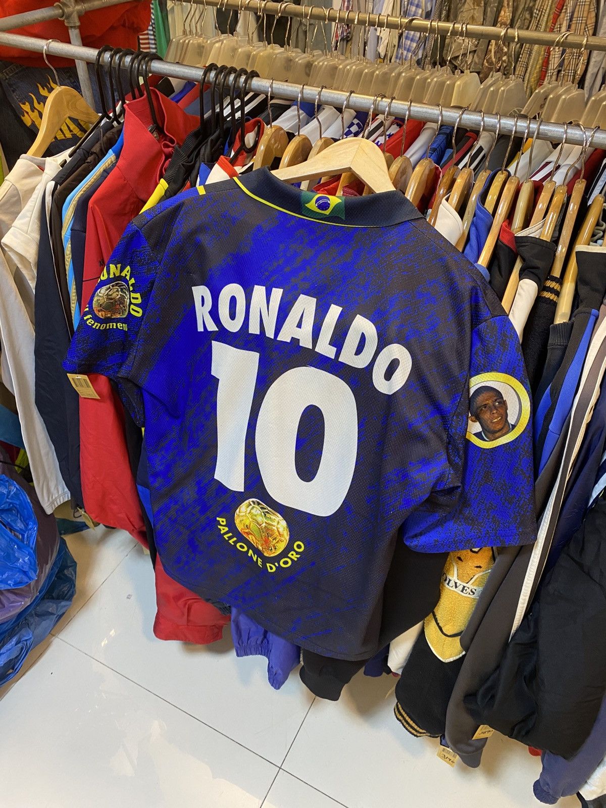 Other Vintage R9 Inter Milan Jersey Size US L / EU 52-54 / 3 - 3 Thumbnail