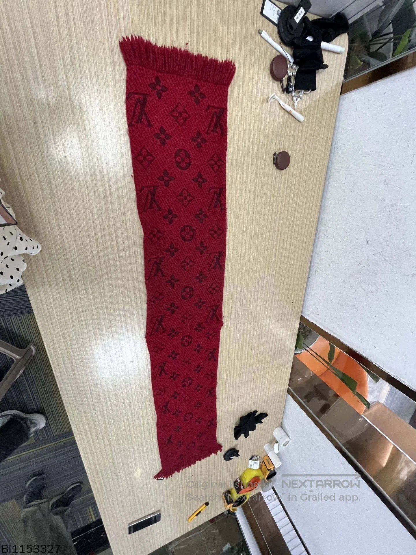 Louis Vuitton louis vuitton logomania wool scarf 160x31. Size ONE SIZE - 3 Thumbnail