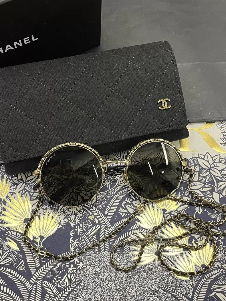 Chanel Chanel Leather wearing chain full of logo sunglasses Size ONE SIZE - 1 Thumbnail