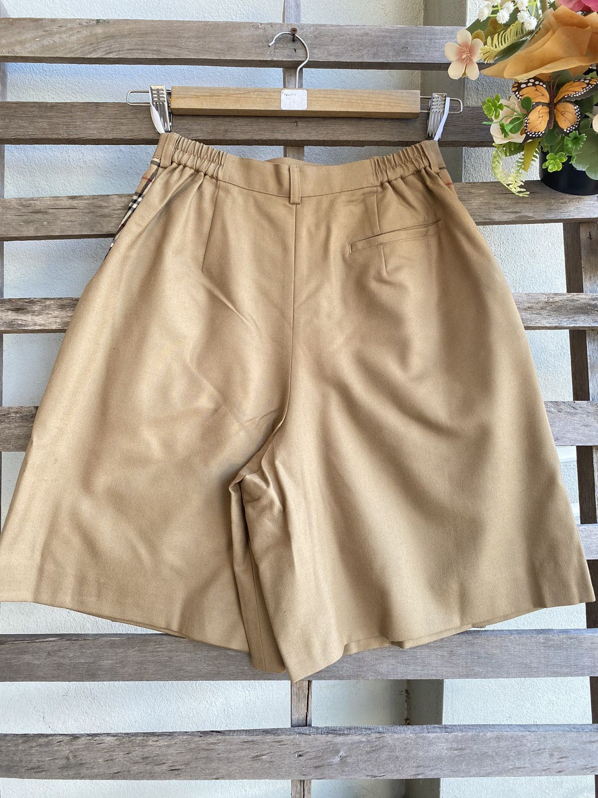 Burberry × Vintage Vintage Burberry Nova Check Short Pants Size 27" / US 4 / IT 40 - 5 Thumbnail