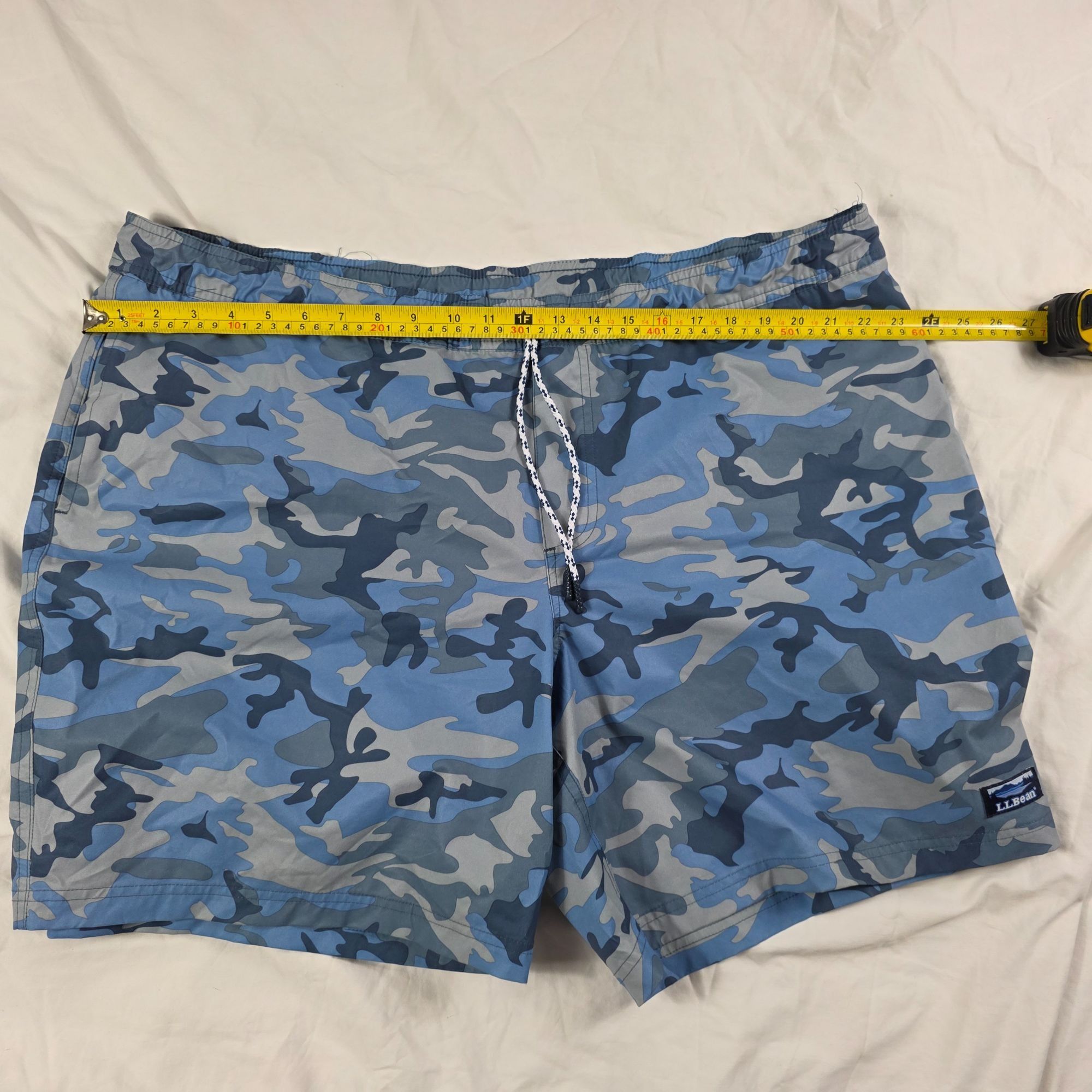 L.L. Bean L.L. Bean Vacationland Swim Trunks Mens 2XL Blue Camo Shorts Size US 40 / EU 56 - 9 Thumbnail