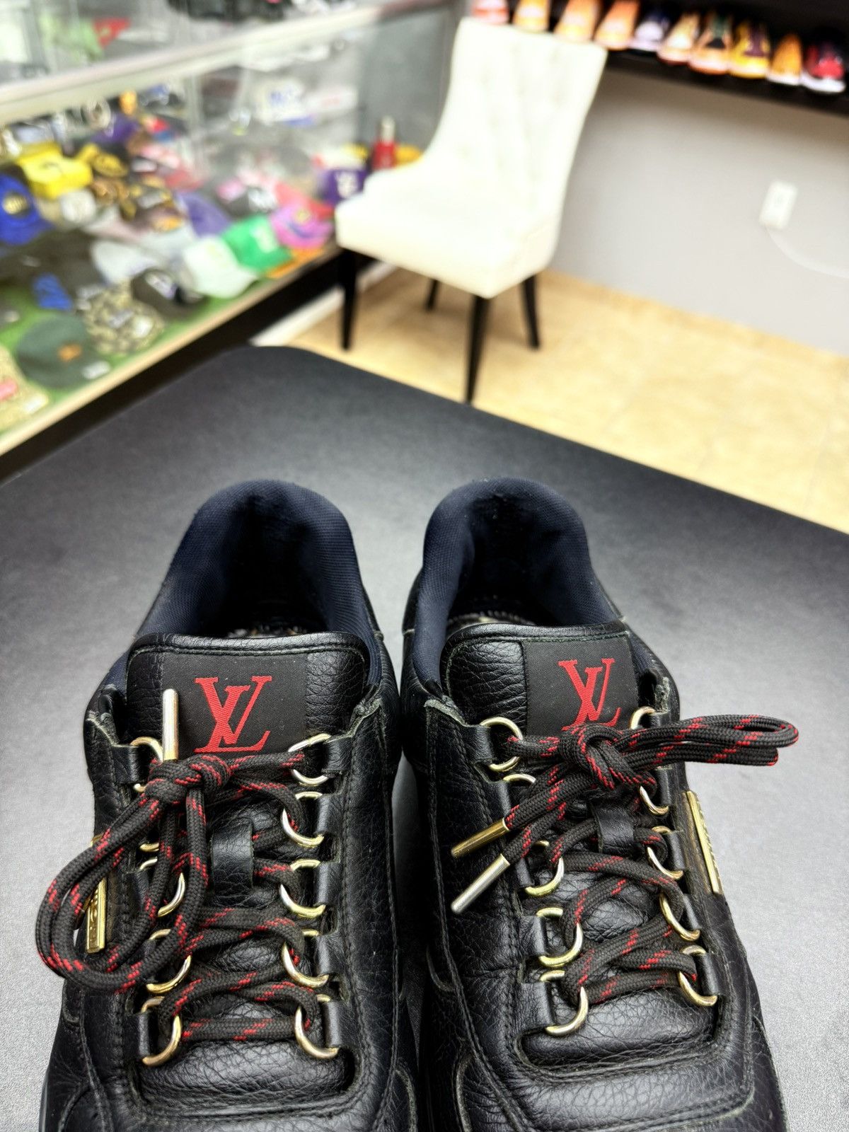 Louis Vuitton Louis Vuitton Black Gold Hardware Trainer Sneaker 8US - 7LV Size US 8 / EU 41 - 5 Thumbnail