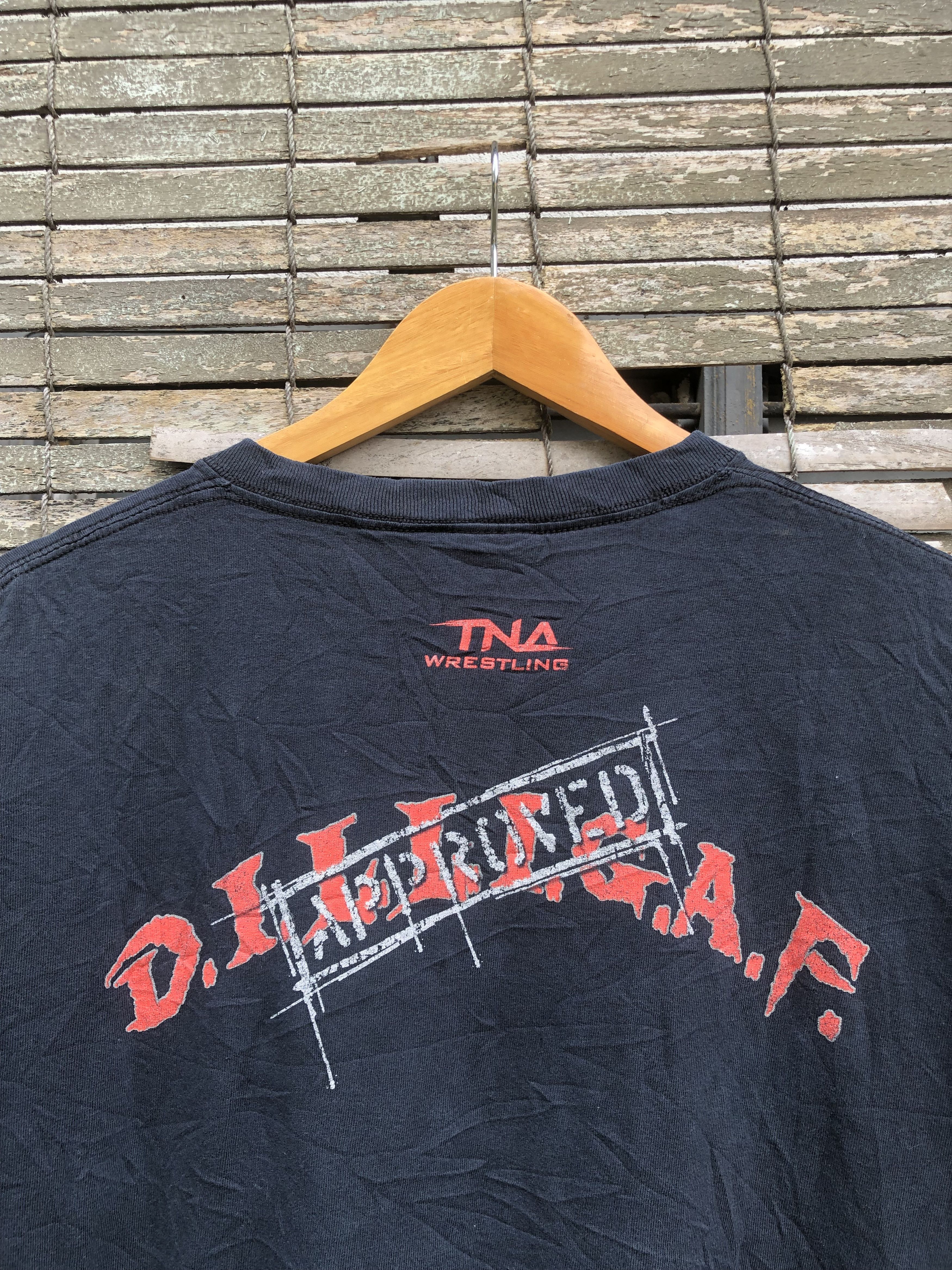 Vintage RARE Vintage TNA Shannon Moore DILLIGAF Approved Tee Size US XL / EU 56 / 4 - 4 Thumbnail