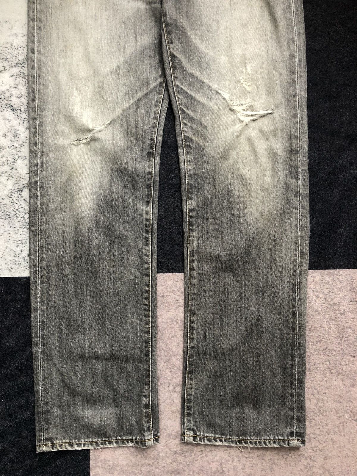Uniqlo Vintage Japanese Distressed Black Faded Uniqlo Jeans Size US 35 - 6 Thumbnail