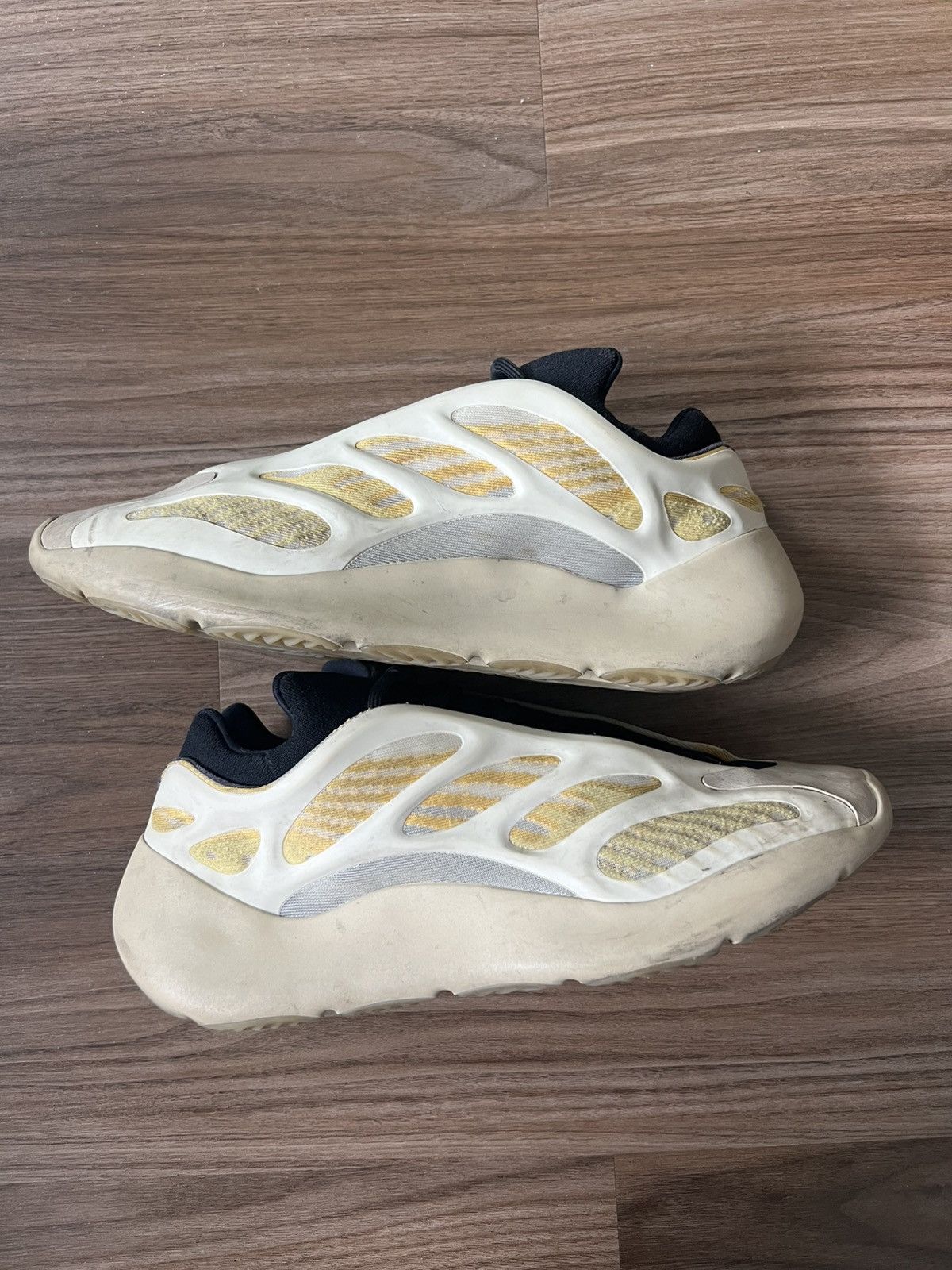 Yeezy Yeezy 700 V3 Safflower Size US 12 / EU 45 - 1 Thumbnail