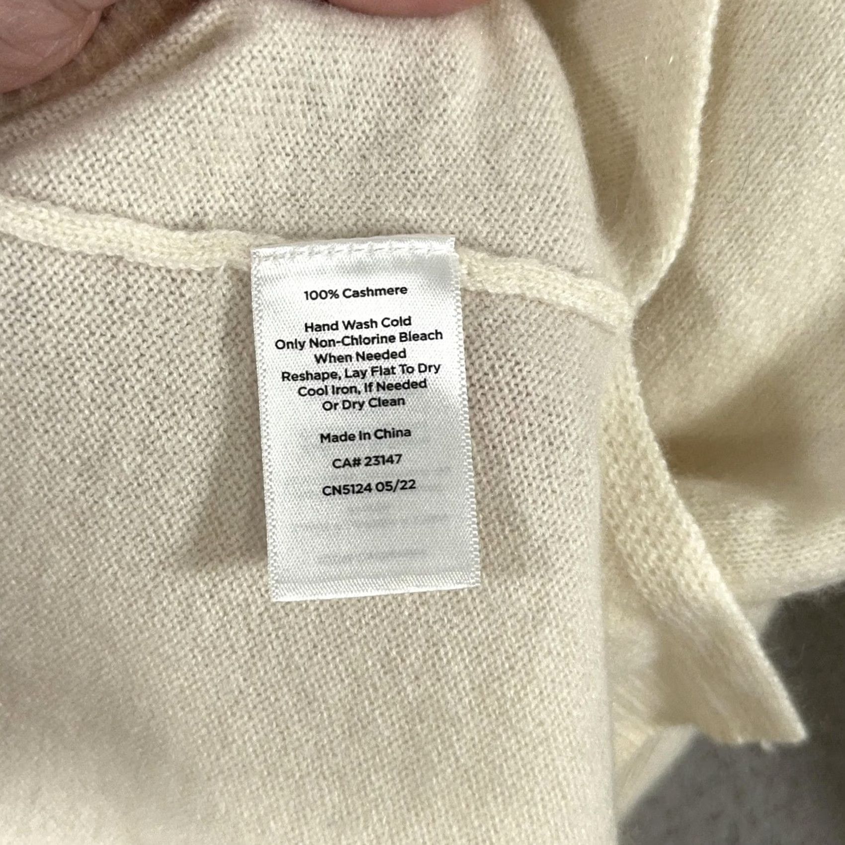 Talbots VINTAGE? No. Talbots White 100% Cashmere Tunic Sweater Womens 1X Cowl Neck Raglan Lightweight Shirt Ladies Plus Size 1X Womens Size XL / US 12-14 / IT 48-50 - 4 Thumbnail