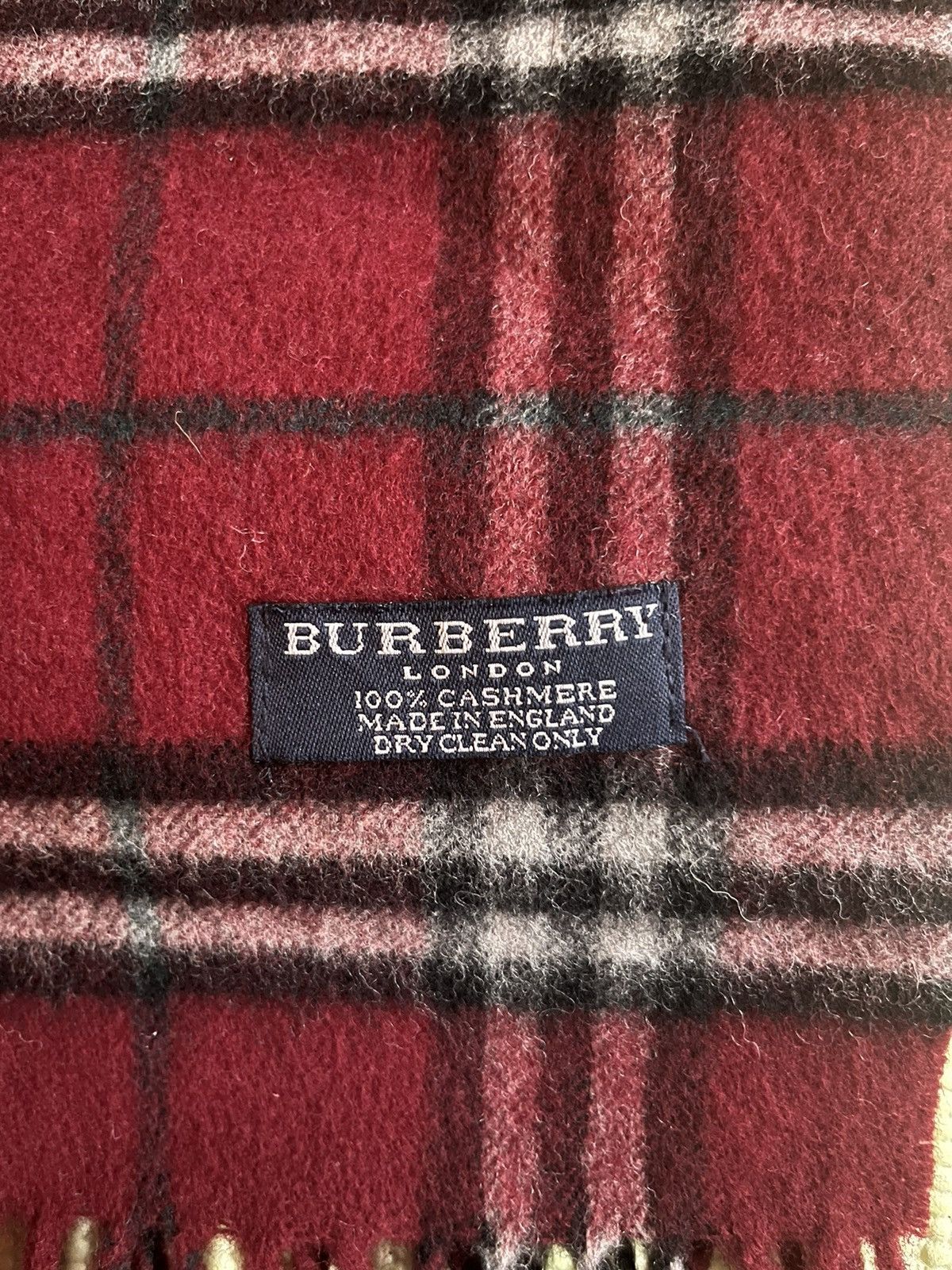 Burberry × Vintage Burberry Maroon Nova Check Scarf Size ONE SIZE - 2 Thumbnail