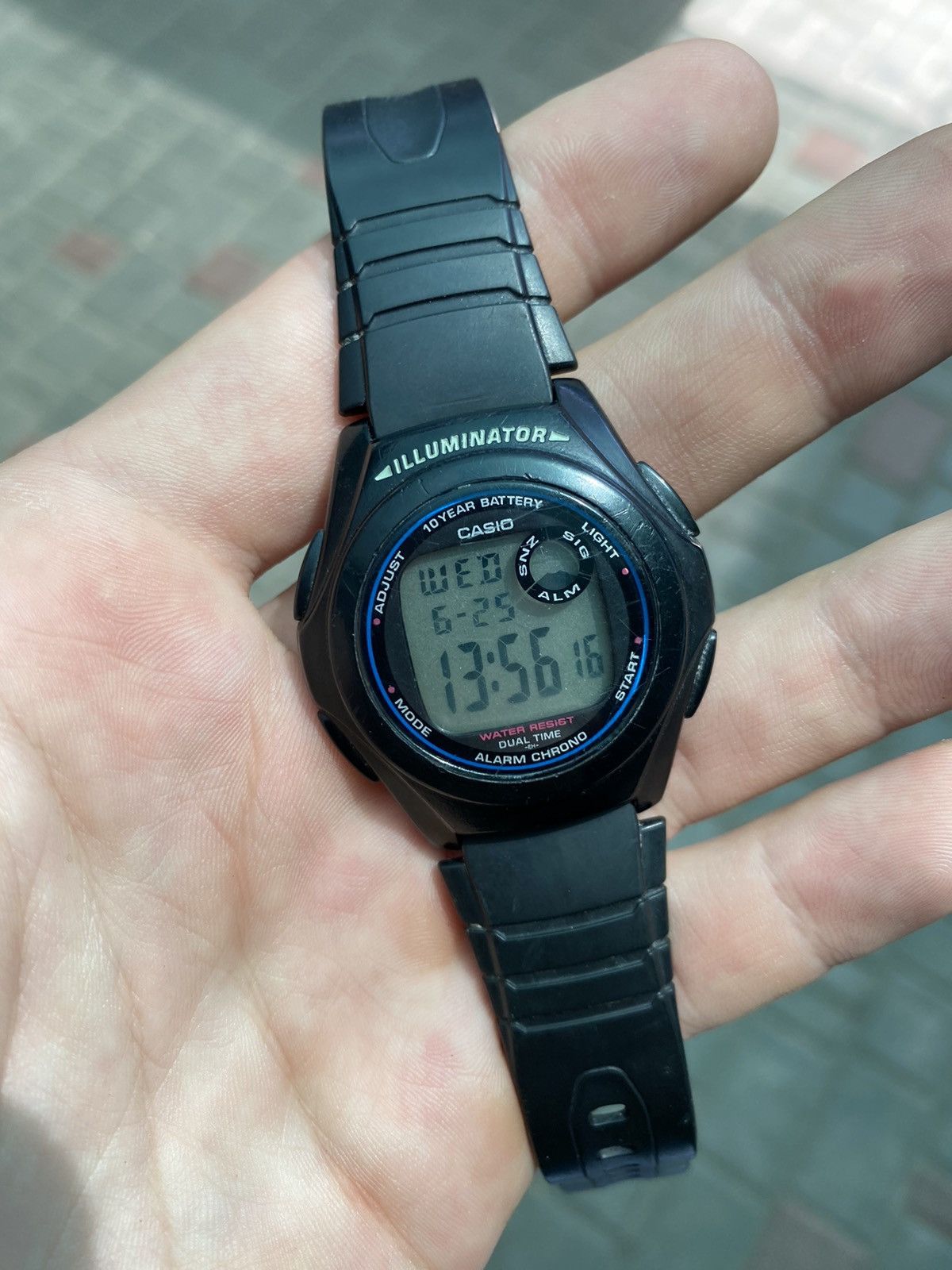 Casio Sport Watch Casio F-200 with Light, Excellent Condition Size ONE SIZE - 7 Thumbnail