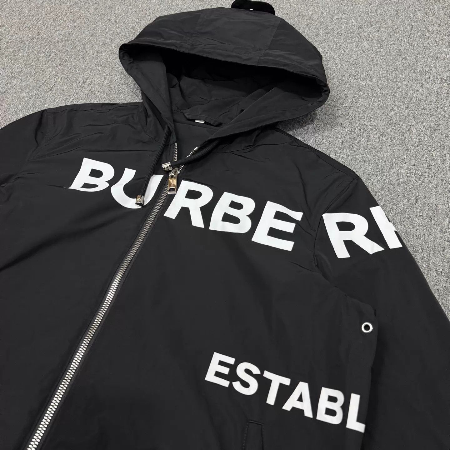 Burberry Burberry black logo print hooded jacket size 52 Size US L / EU 52-54 / 3 - 3 Thumbnail