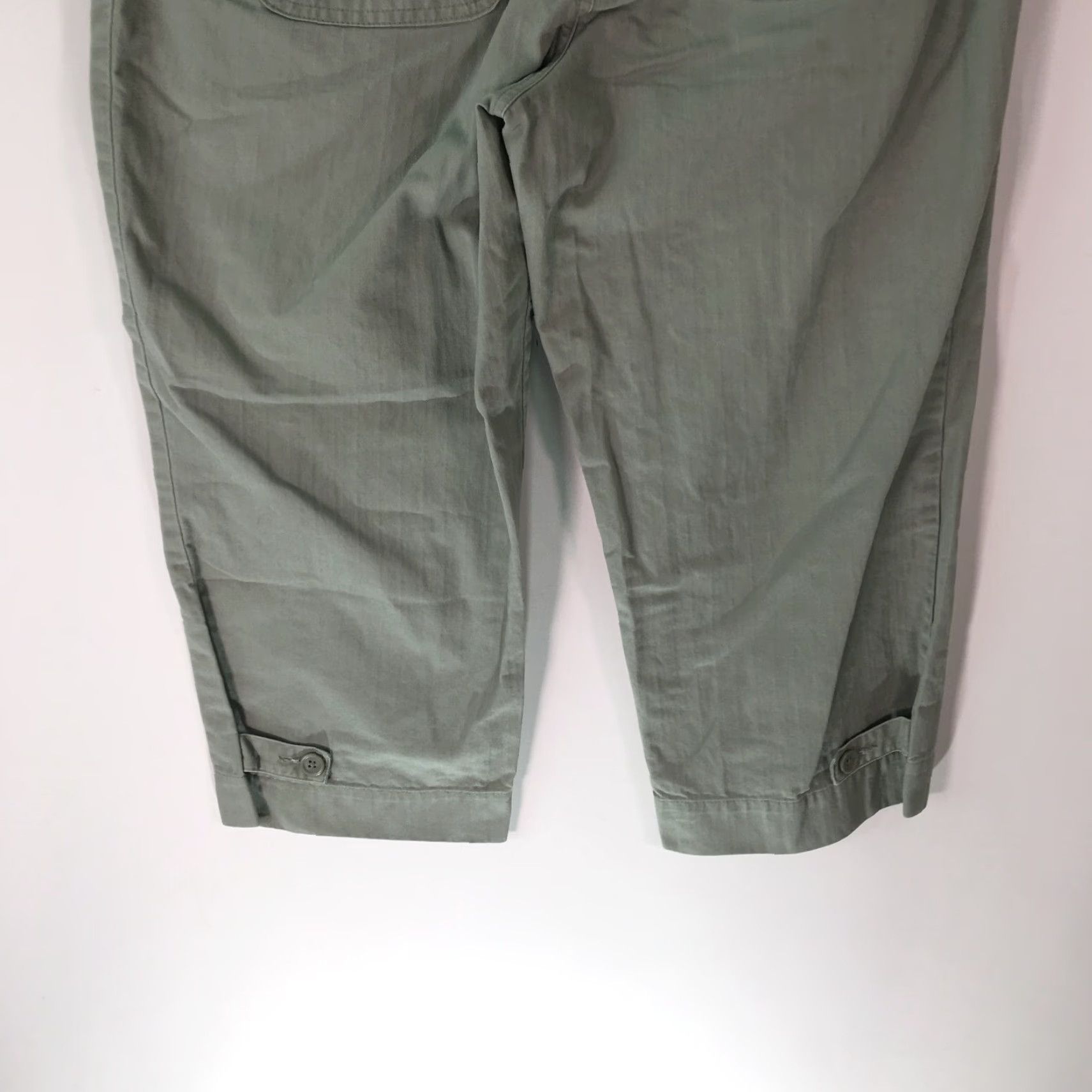 Vintage WOMENS Capri Pants Beige Flat Front Stretch Regular 34in Waist 22in Inseam Cotton Blend Belt Loops 9in Leg Opening Casual Women’s Size 34 Capri Pants Size 24" / US 00 / IT 34 - 7 Thumbnail