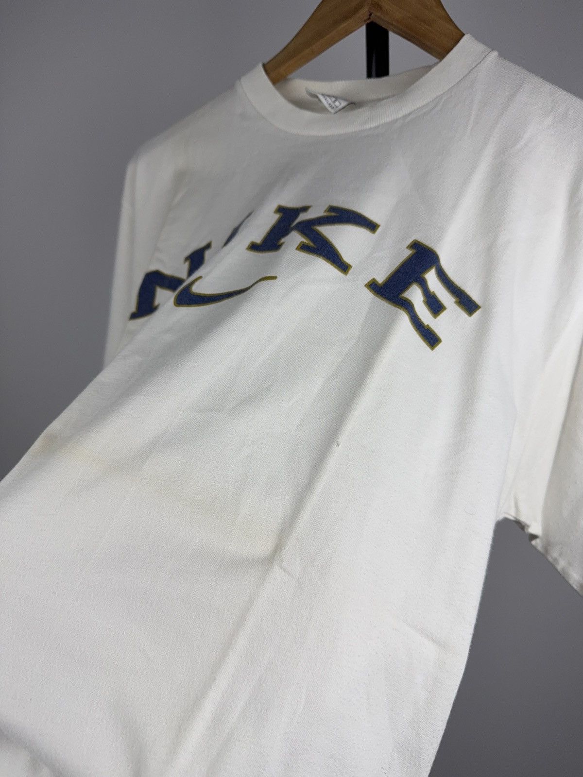 Nike Vintage 90s Retro Nike Big Logo Swoosh T-Shirt White 90s Size US L / EU 52-54 / 3 - 9 Thumbnail