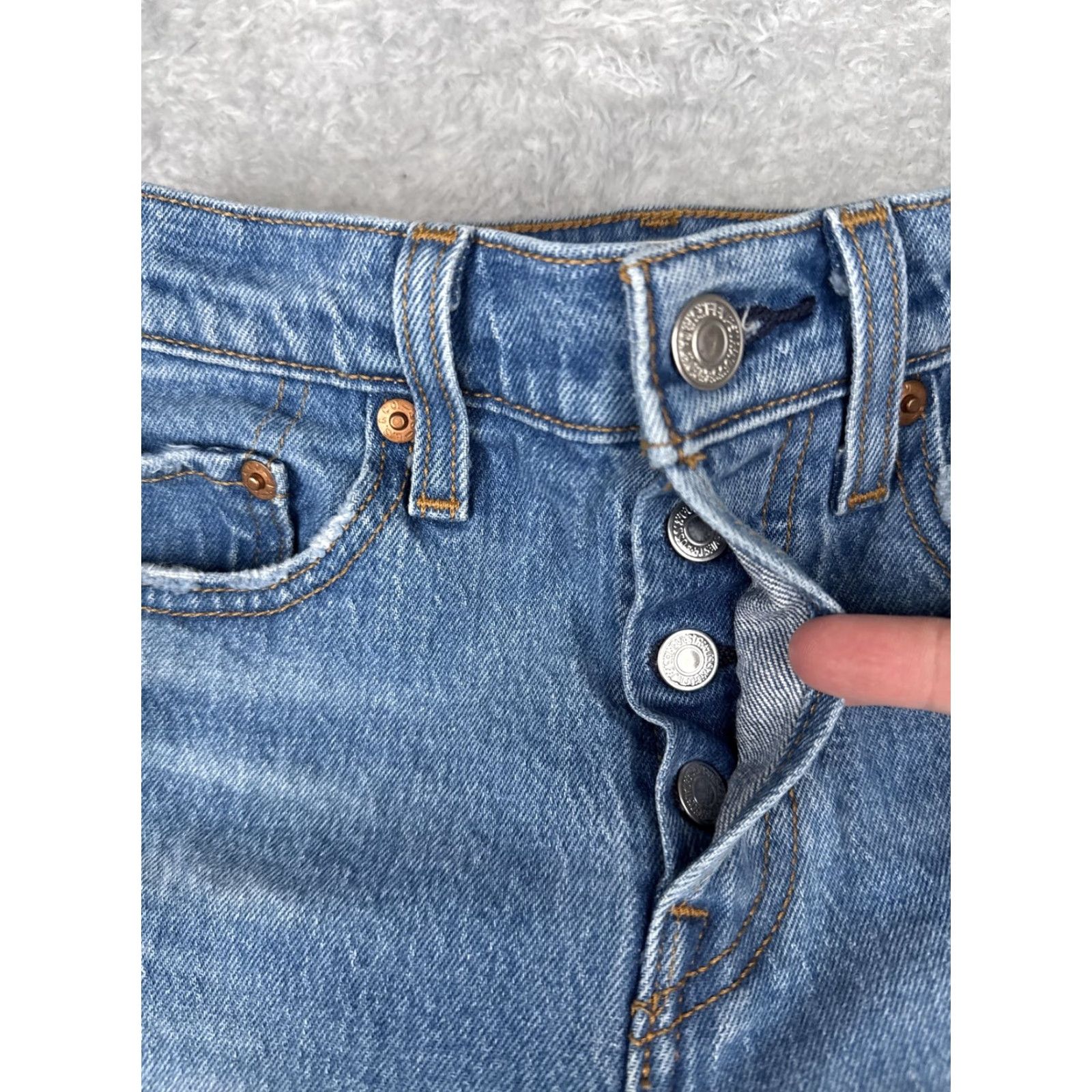 Levi's VINTAGE Levis Jeans Womens 25 Blue Wedgie High Rise Button Fly Distressed Ankle - Levi's Wedgie Fit 90s Retro Womens Jeans Size 42" / US 20 - 5 Thumbnail