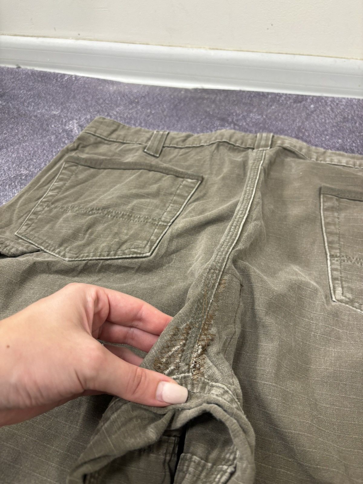 Carhartt Vintage Carhartt Y2K Khaki Workwear Hype Baggy Cargo Pants Size US 40 / EU 56 - 8 Thumbnail
