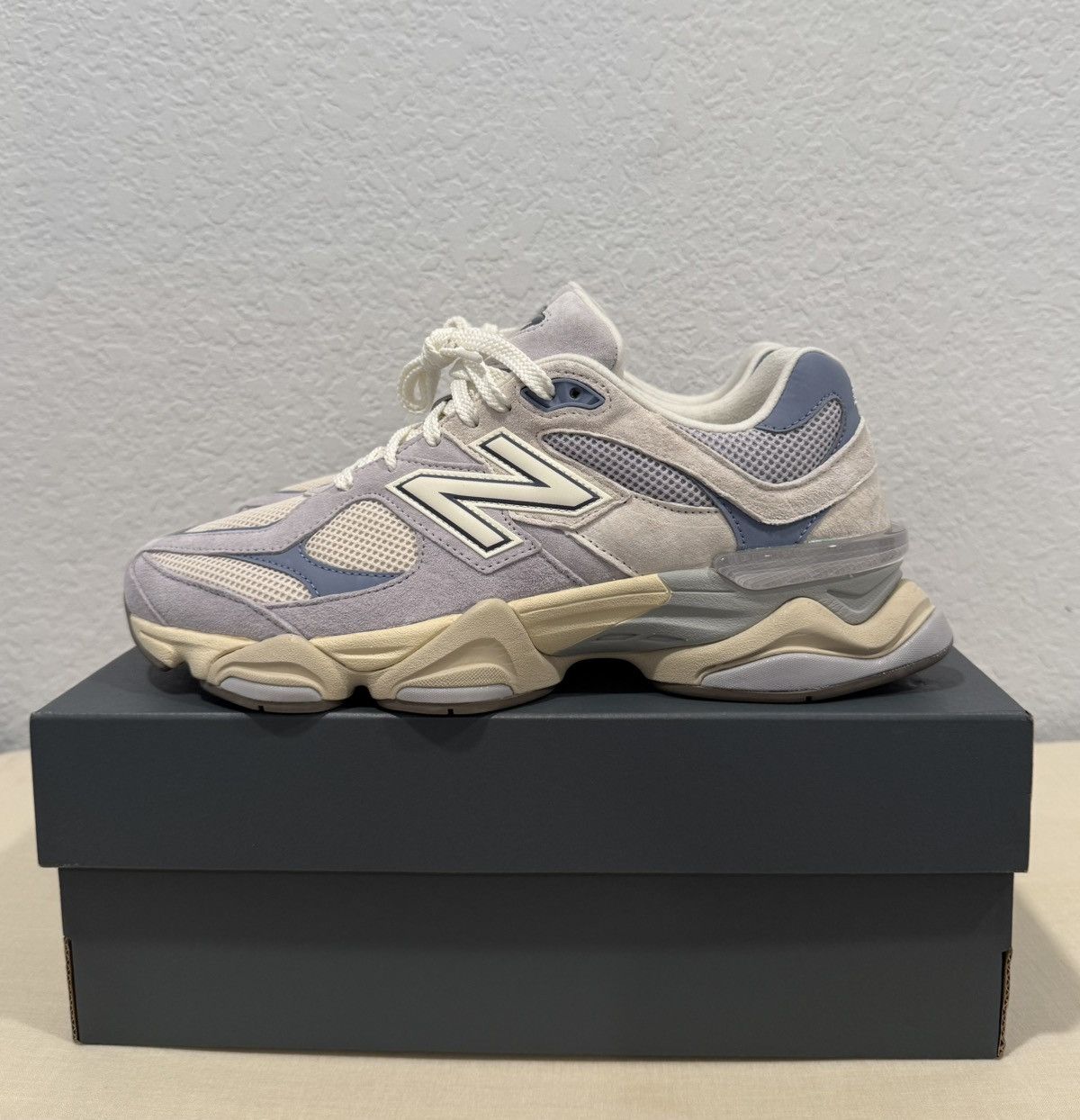 New Balance New Balance 9060 Sneakers Size US 10 / EU 43 - 1 Thumbnail