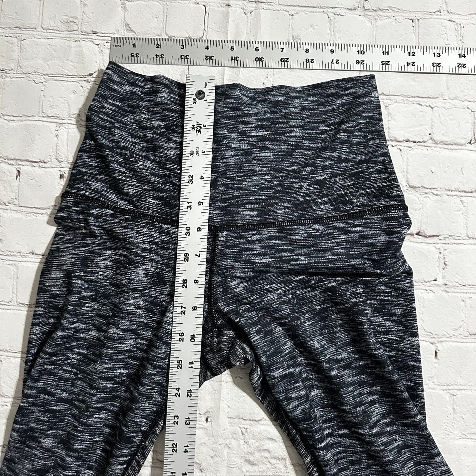 Lululemon Lululemon Wunder Under Stirrup Leggings Size 27" / US 4 / IT 40 - 9 Thumbnail