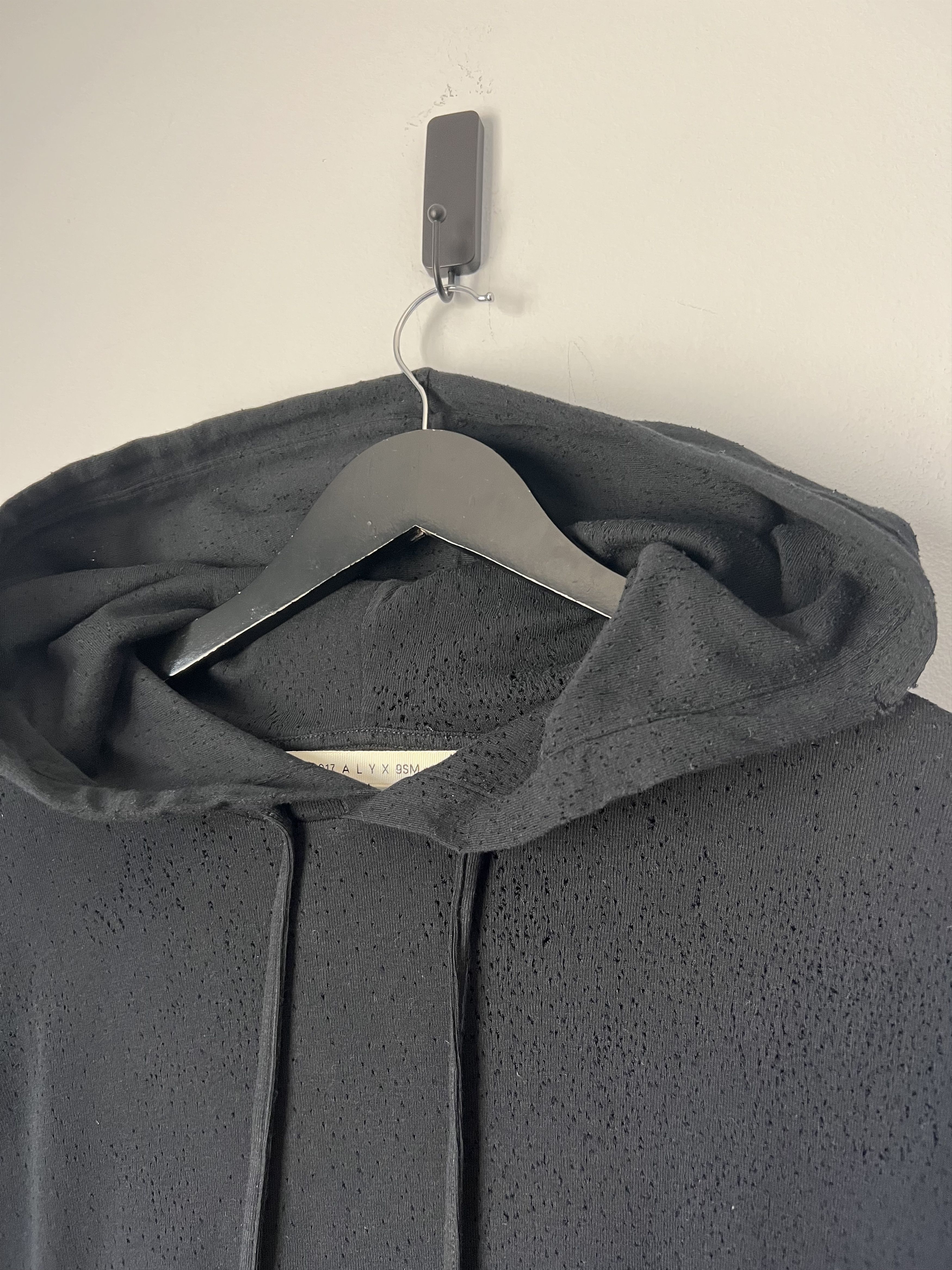 1017 ALYX 9SM 1017 Alyx 9SM Destroyed Hoodie in Black Size US XL / EU 56 / 4 - 2 Thumbnail