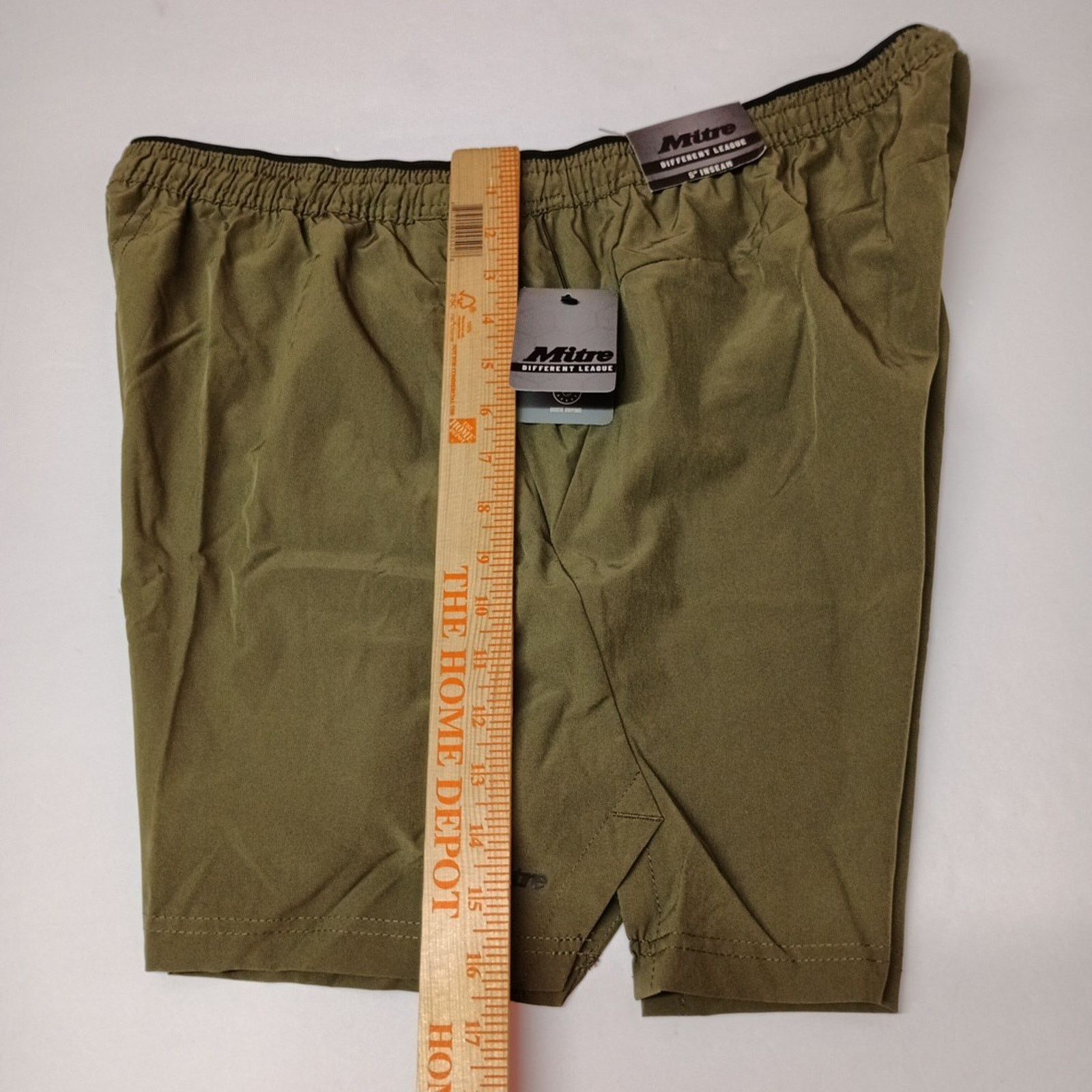 Other Mitre Men’s XL Elastic Waist Green Shorts With 5” Inseam NWT Size US 36 / EU 52 - 9 Thumbnail