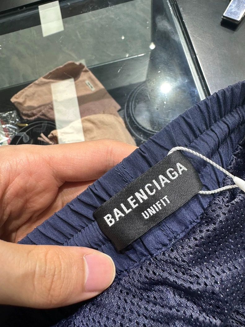 Balenciaga Balenciaga size S Embroidered logo double hook logo patter Size US 27 - 3 Thumbnail