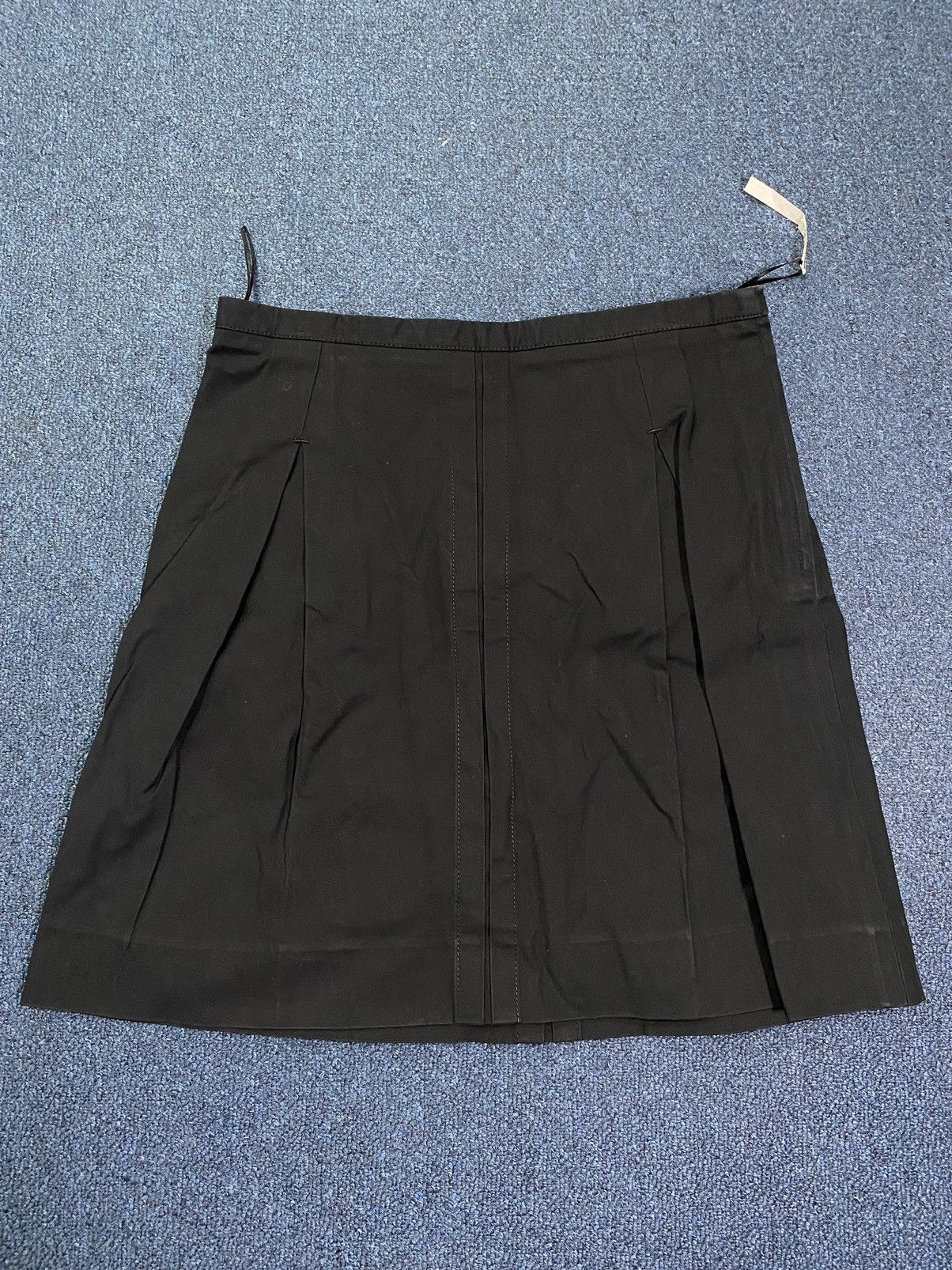 Louis Vuitton Louis Vuitton Pleated Skirt Size 26" / US 2 / IT 38 - 2 Thumbnail